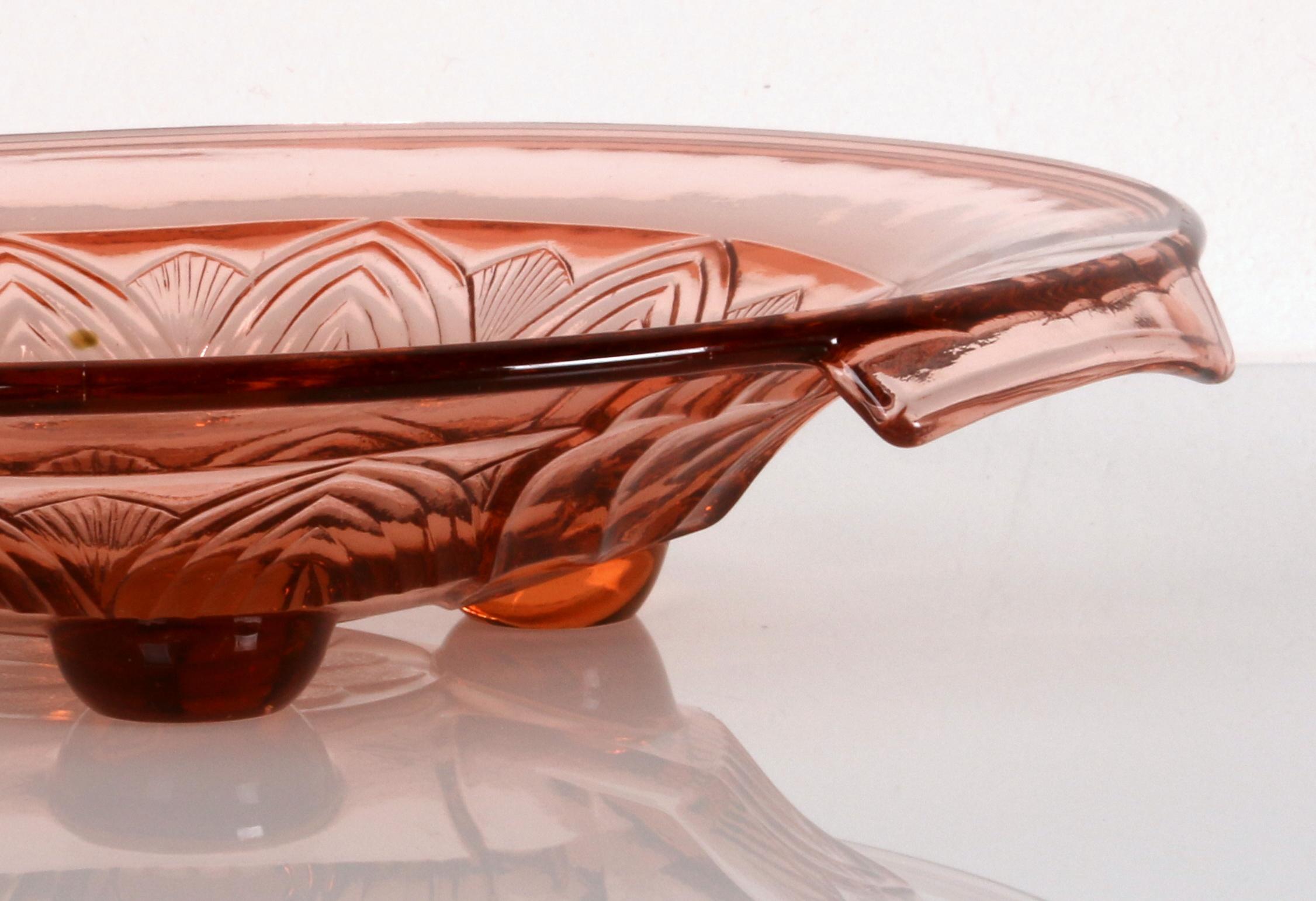 art deco huge Ø32cm! glass rosé colored Bohemian Fruit Bowl plate ar. 1930 In Good Condition For Sale In Landshut, BY