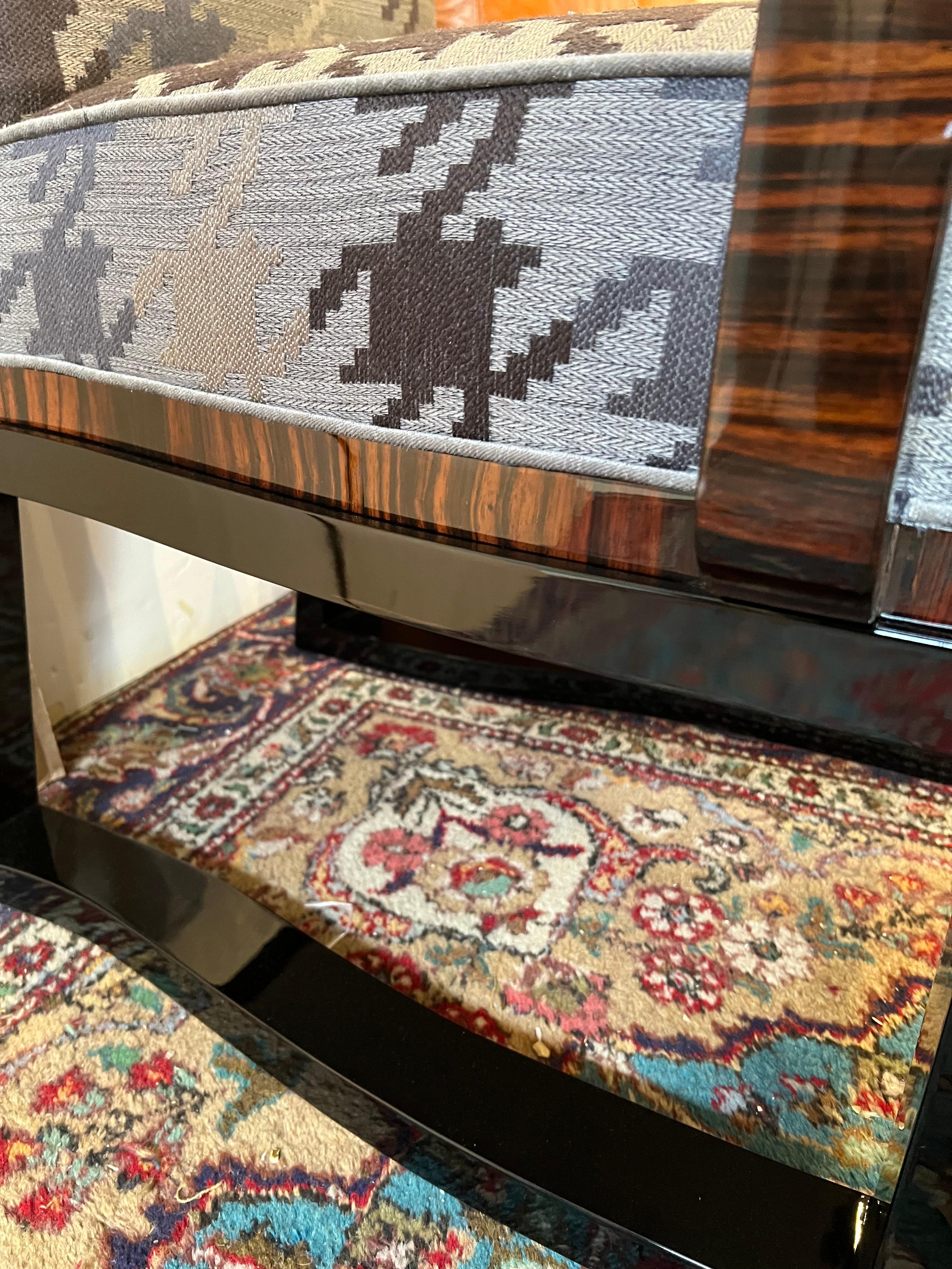 Chaise hongroise Art déco réalisée par Farkas Molnar Bon état - En vente à Houston, TX