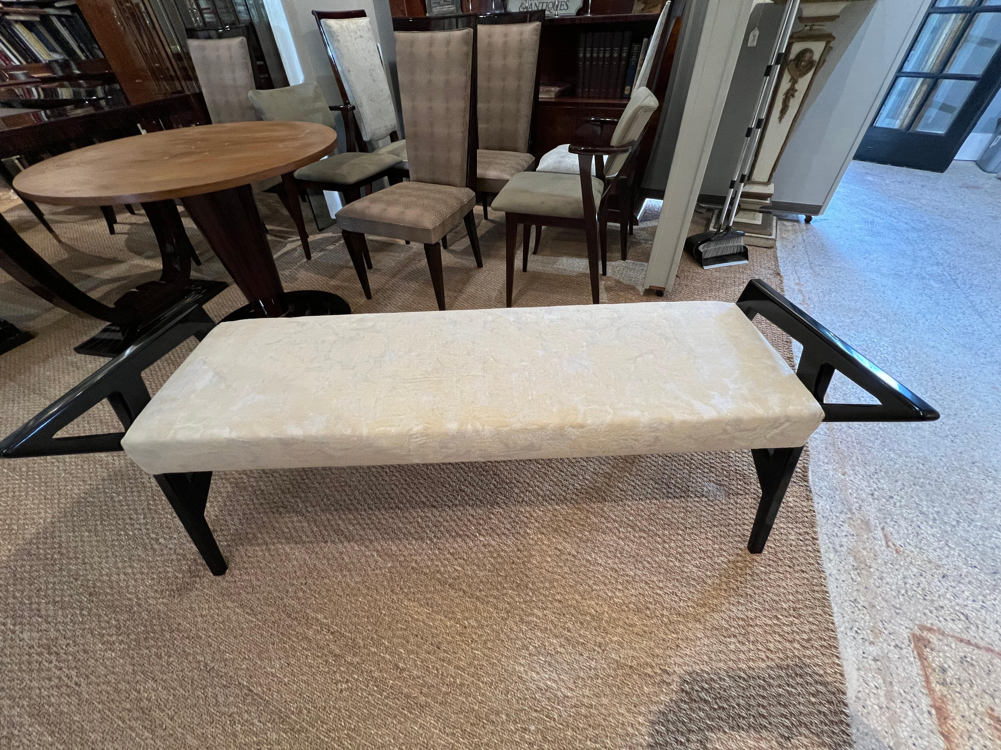 Art Deco HungarianBench in Walnut In Excellent Condition For Sale In Houston, TX