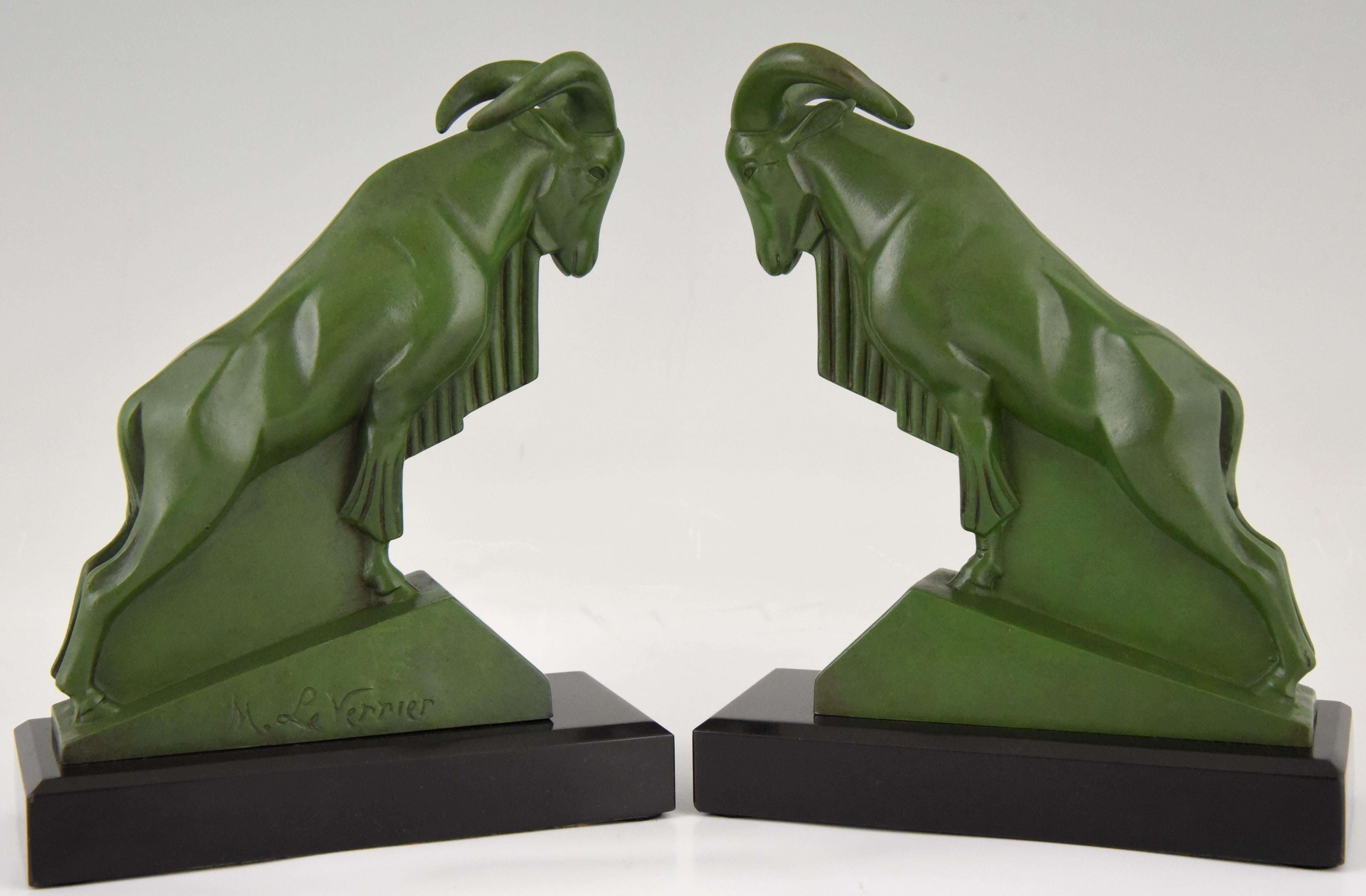 Stylish Art Deco Ibex or Ram bookends, signed by the well know sculptor Max Le Verrier with lovely green patina. The bookends are mounted on Belgian Black marble base. France 1930.
Literature:
“Art Deco sculpture” by Victor Arwas, Academy. ?