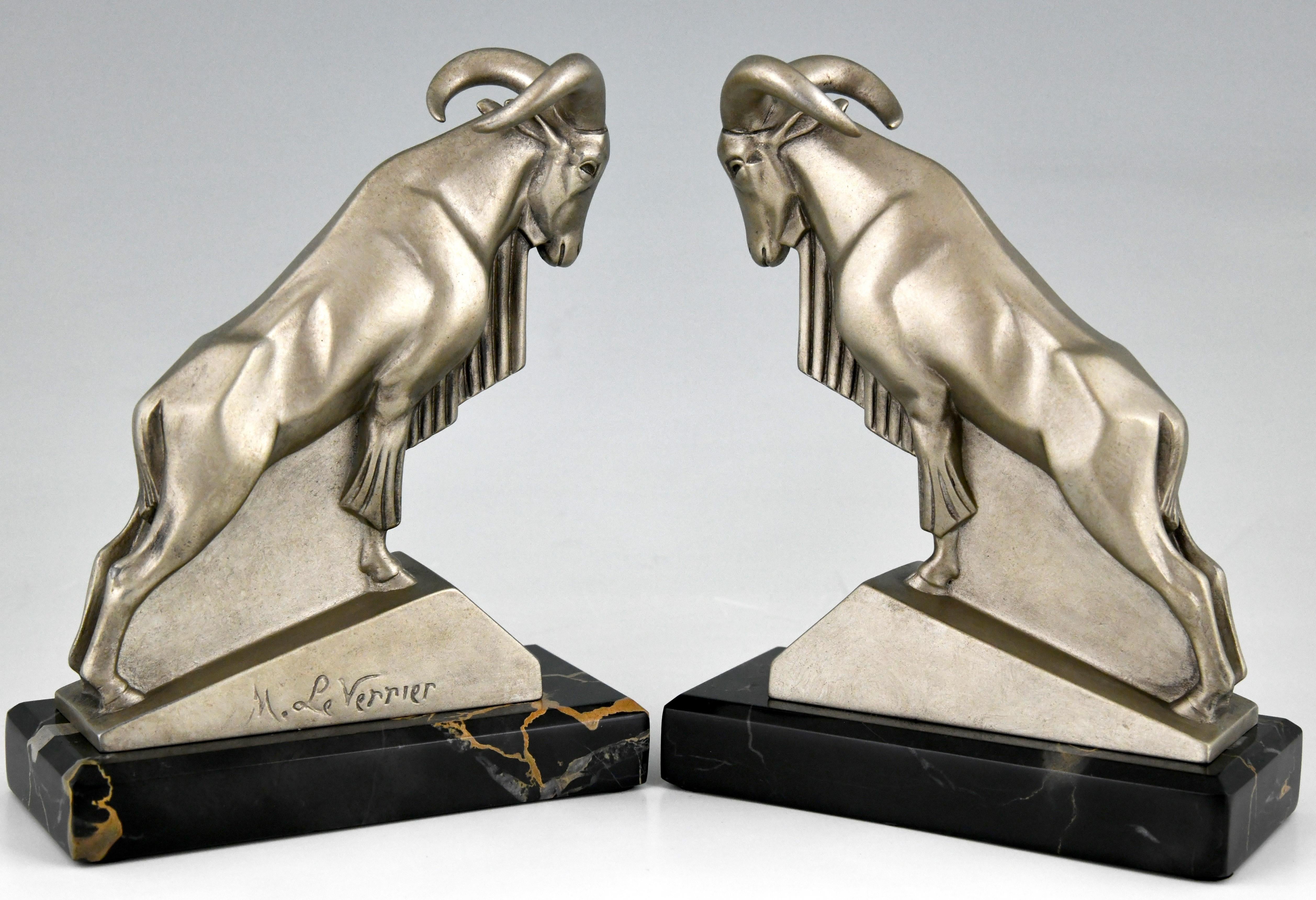 Stylish Art Deco Ibex or Ram bookends, signed by the well know sculptor Max Le Verrier with lovely silver patina.
The bookends are mounted on portor marble bases. France 1930. 

“Art deco sculpture” by Victor Arwas, Academy. ?“Bronzes, sculptors