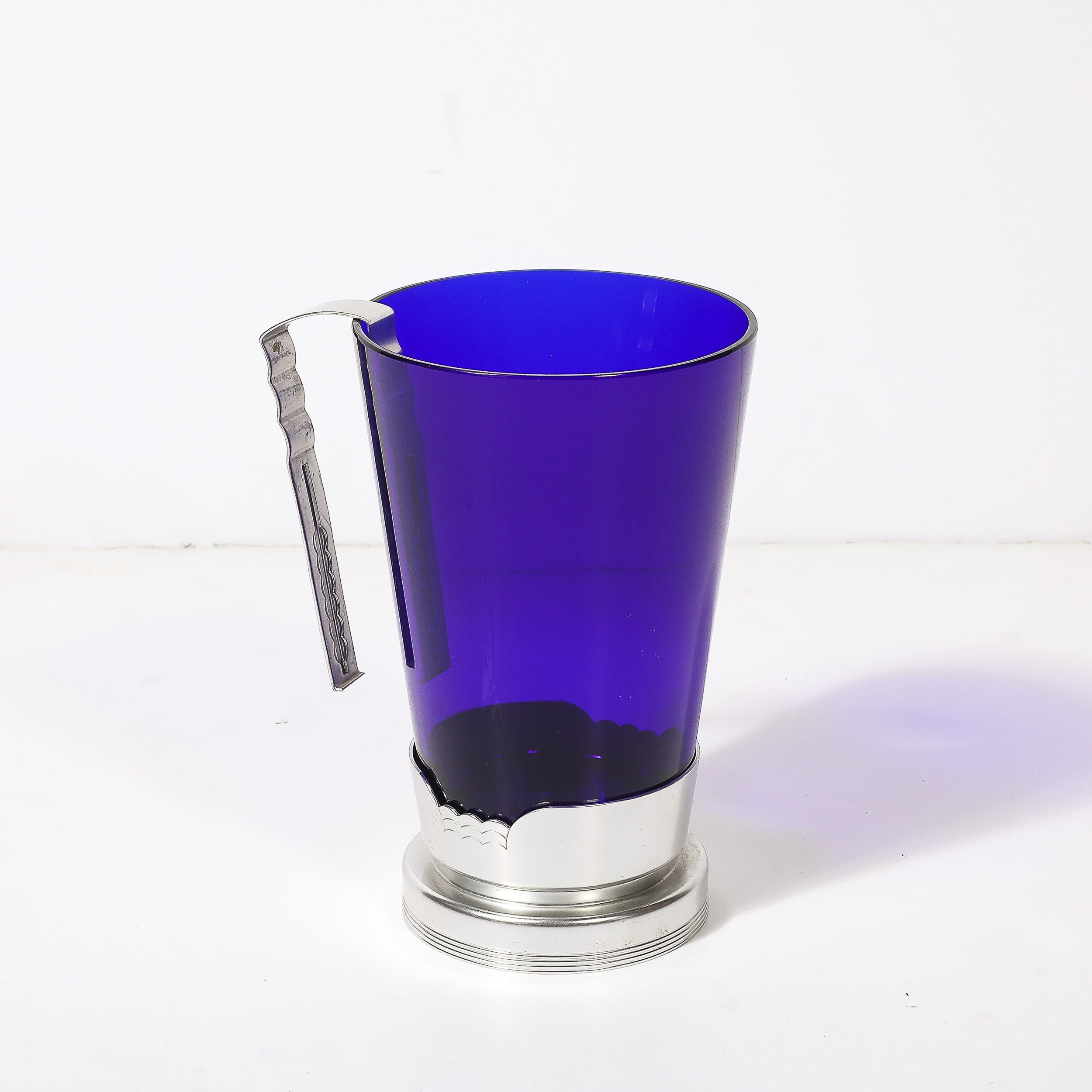 Cubitera Art Decó de cristal azul con base de aluminio y pinzas firmada Kensington en venta 2