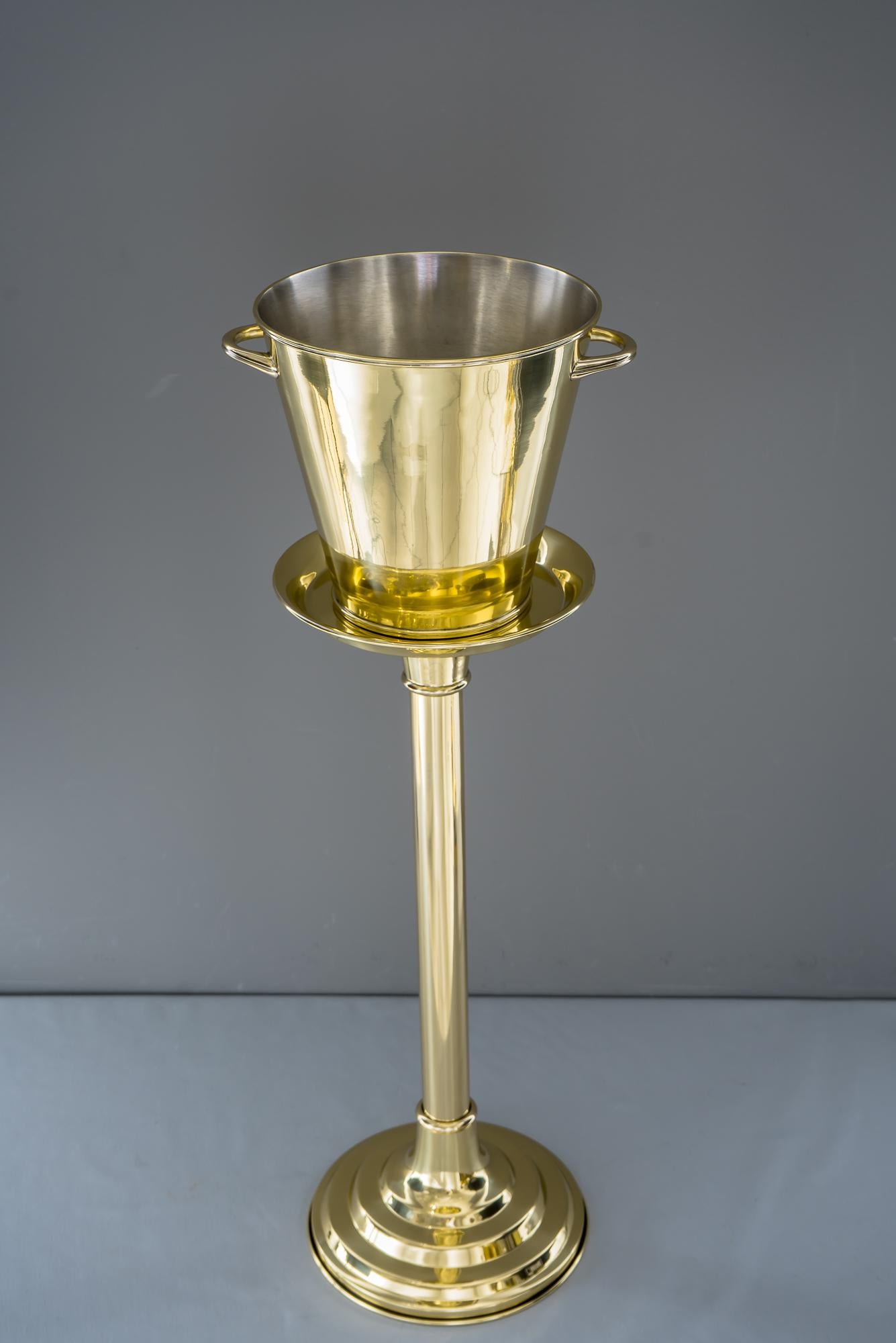 Lacquered Art Deco Ice Bucket on Stand vienna circa 1920s