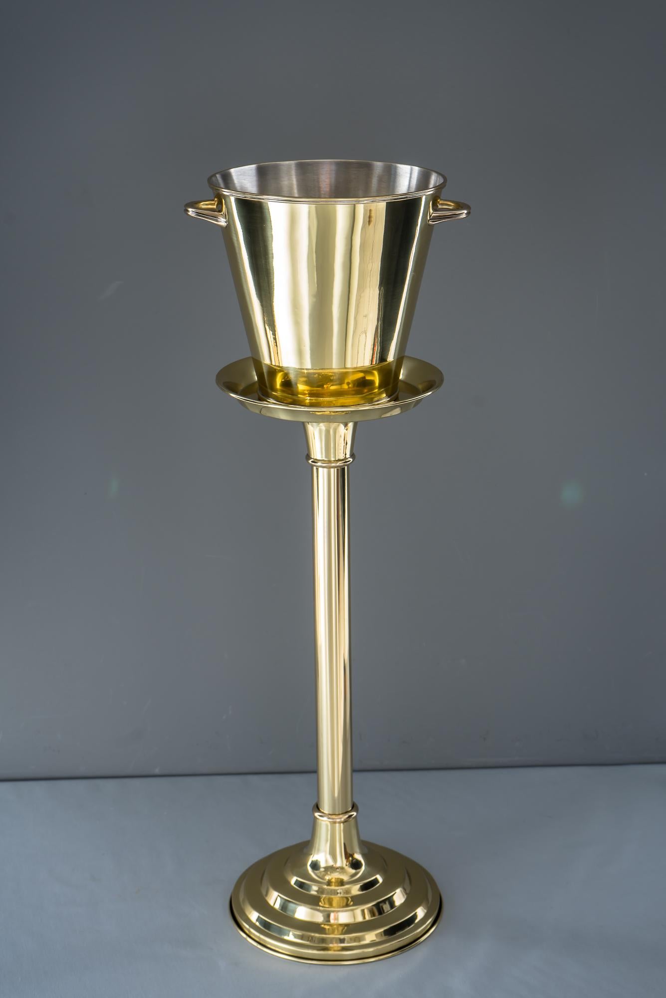 Art Deco Ice Bucket on Stand vienna circa 1920s In Good Condition In Wien, AT