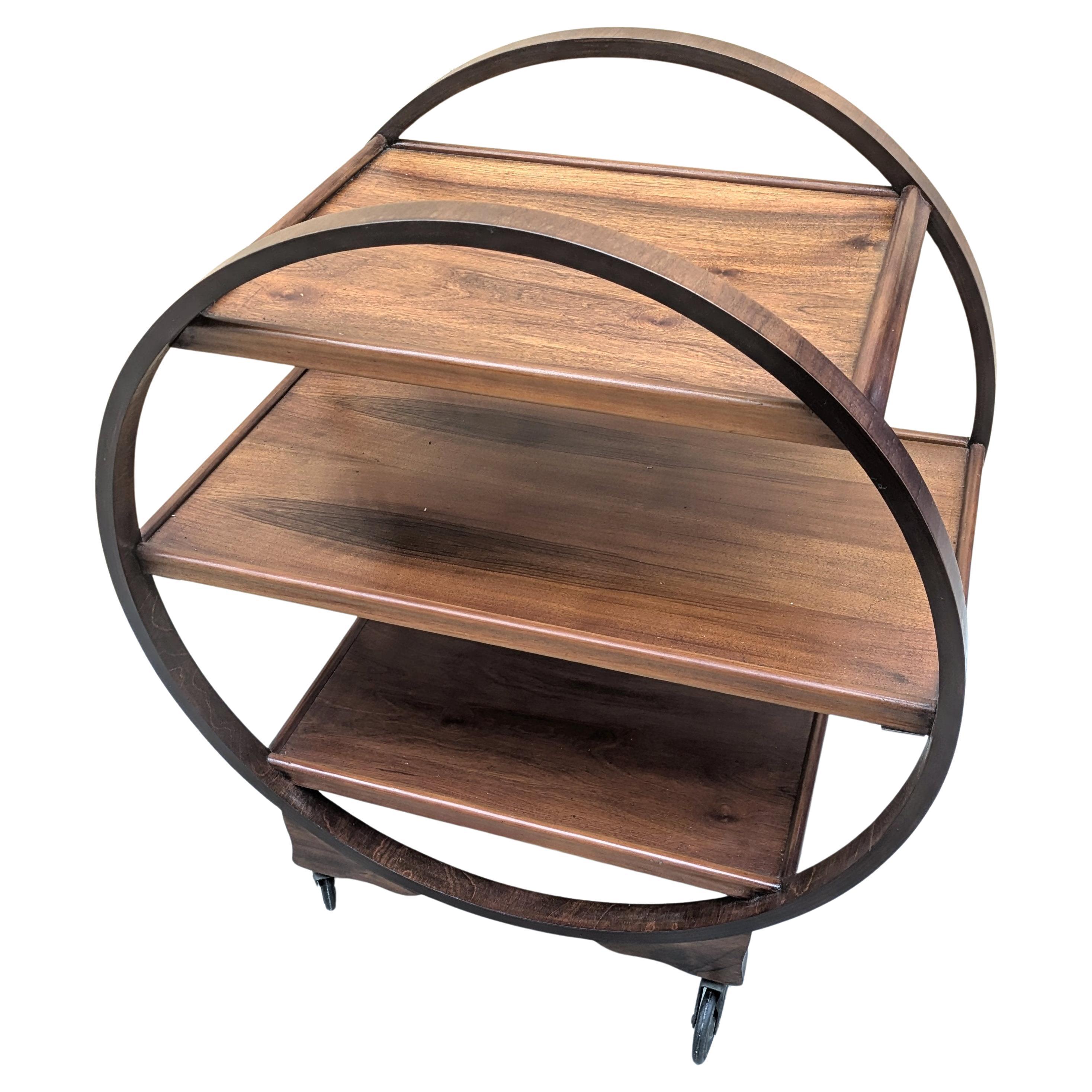 Ikonischer runder Savoy-Wagenwagen aus Nussbaumholz im Art déco-Stil, 1930er Jahre (Walnuss) im Angebot