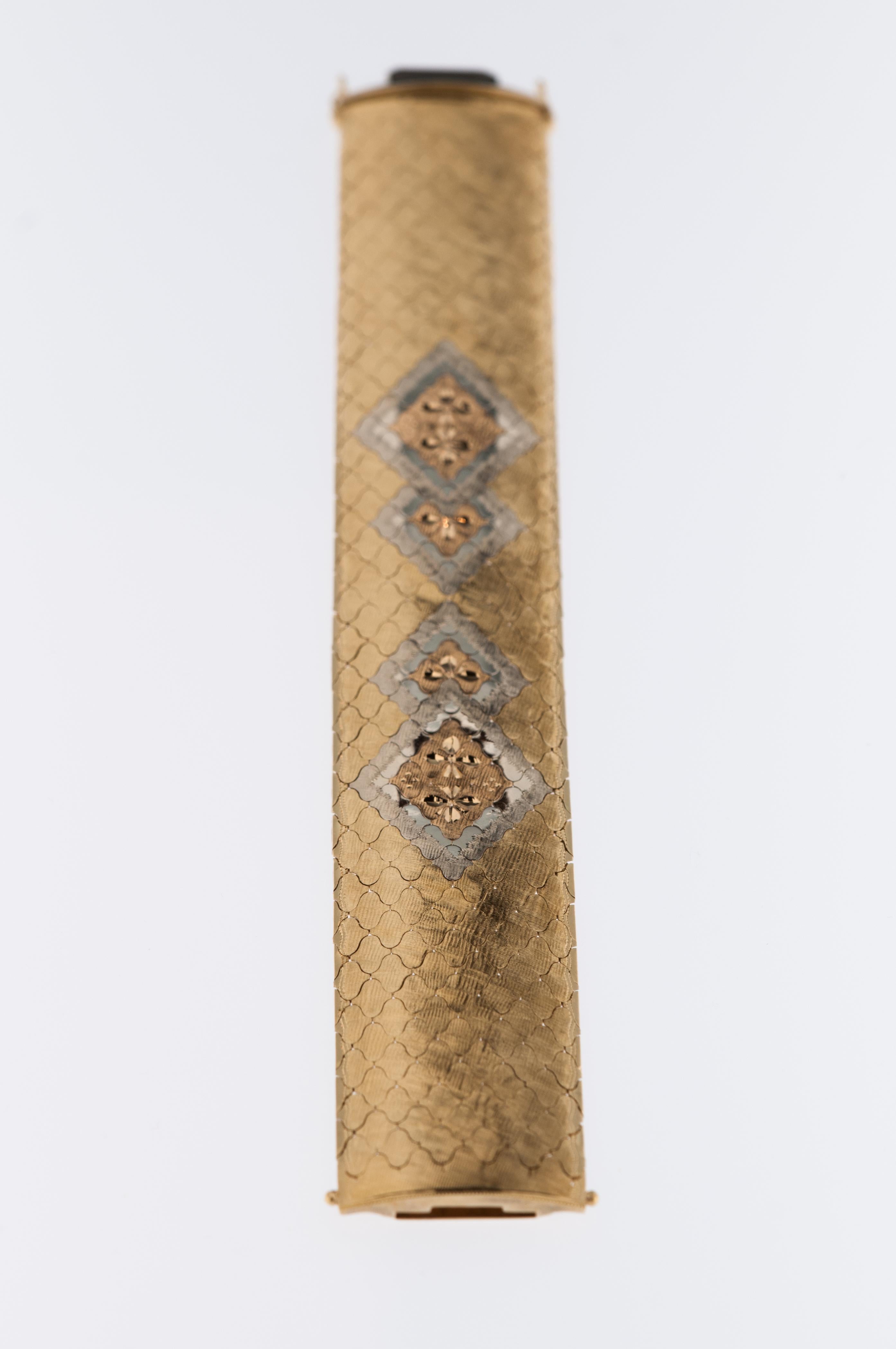 Art Deco Iconic Cuff-Bracelet 18kt Triple Gold In Excellent Condition For Sale In Esch sur Alzette, Esch-sur-Alzette