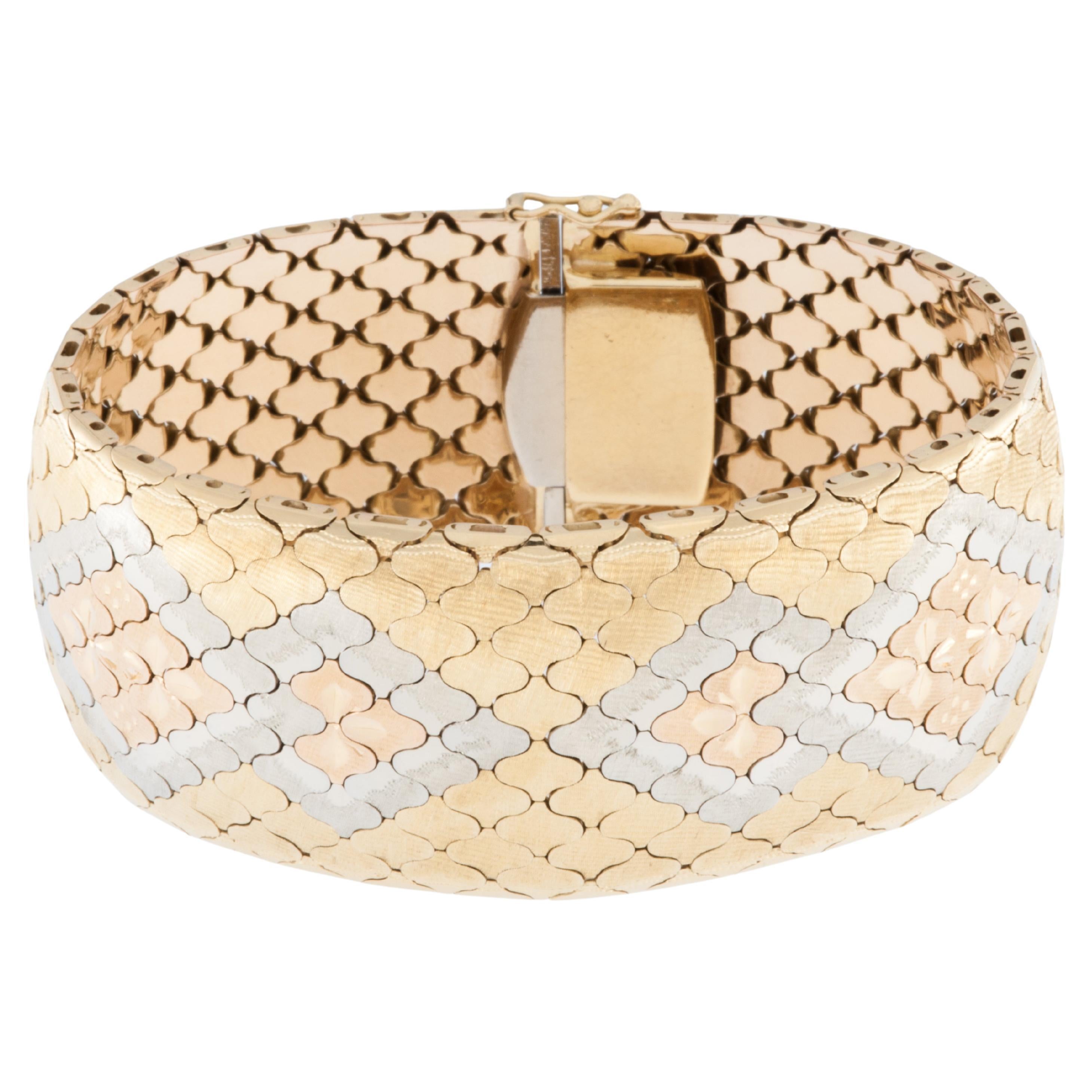 Art Deco Iconic Manschetten-Armband 18kt Dreifach-Gold im Angebot