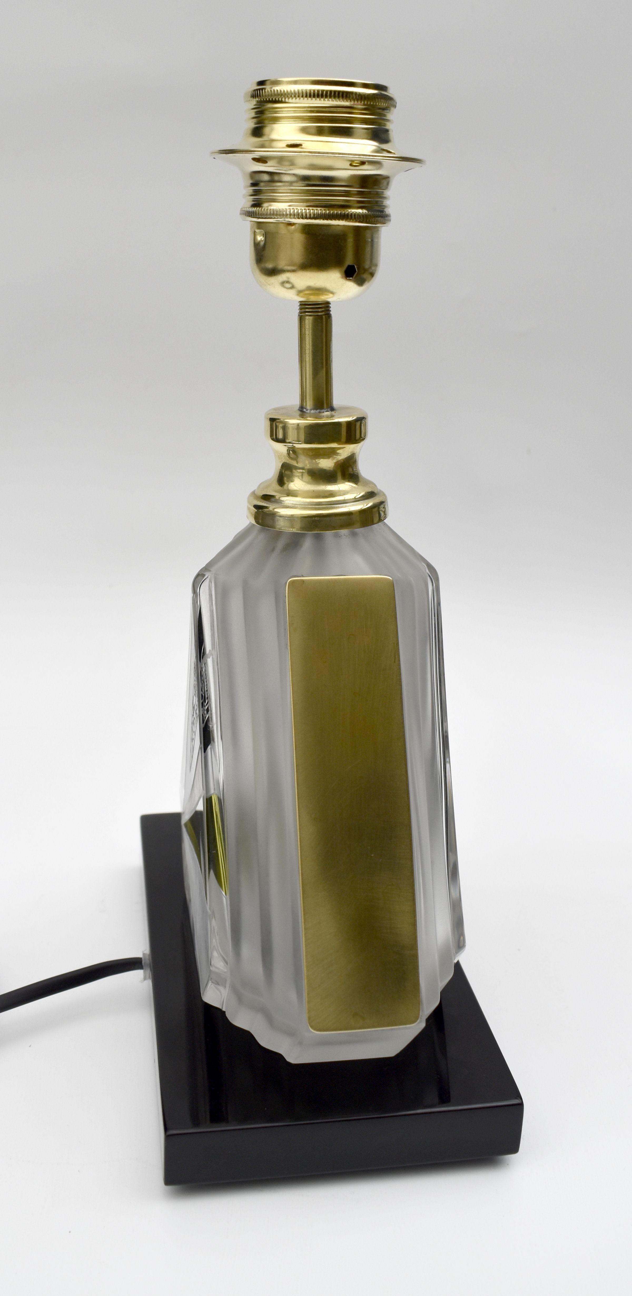 Buriné Lampe de bureau en verre Art Déco emblématique par Karl Palda, vers 1930 en vente