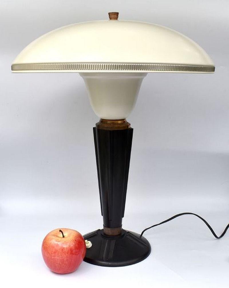 Art Deco Iconic Large Bakelite Desk Table Lamp by Eileen Gray, France, C1930 In Good Condition In Devon, England