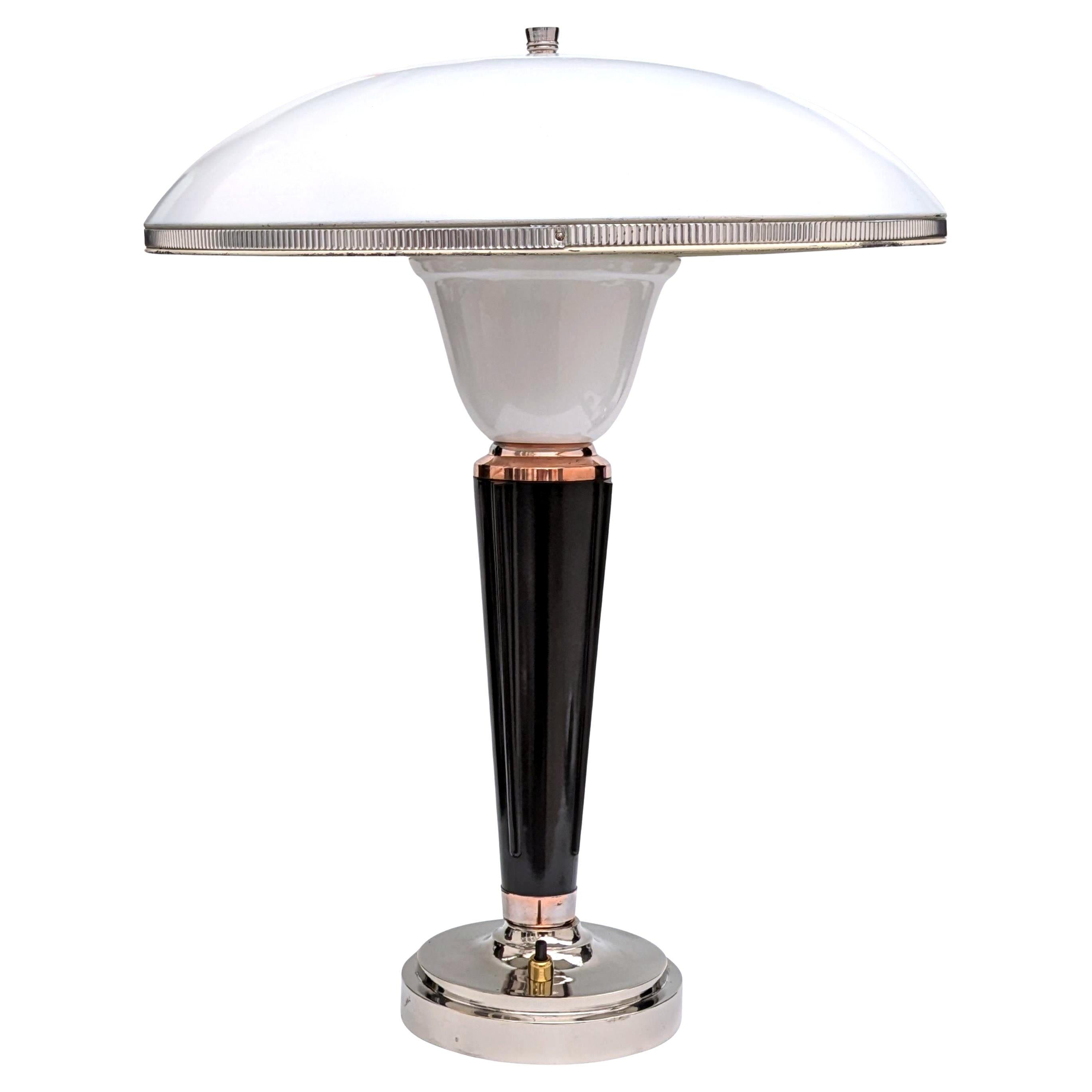 Métal Grande lampe de bureau Art Déco emblématique en bakélite par Eileen Gray, France, C1930 en vente