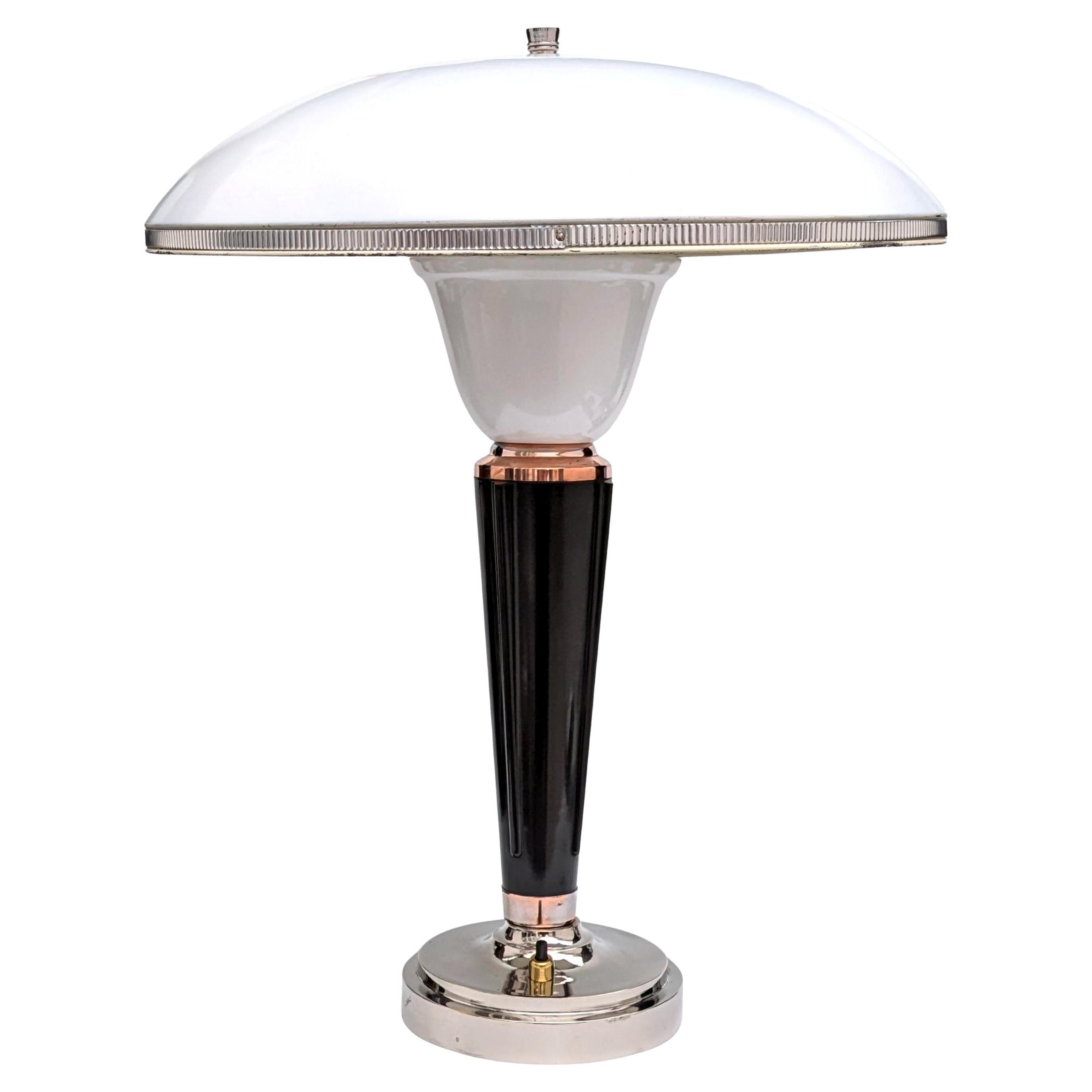 Grande lampe de bureau Art Déco emblématique en bakélite par Eileen Gray, France, C1930 en vente