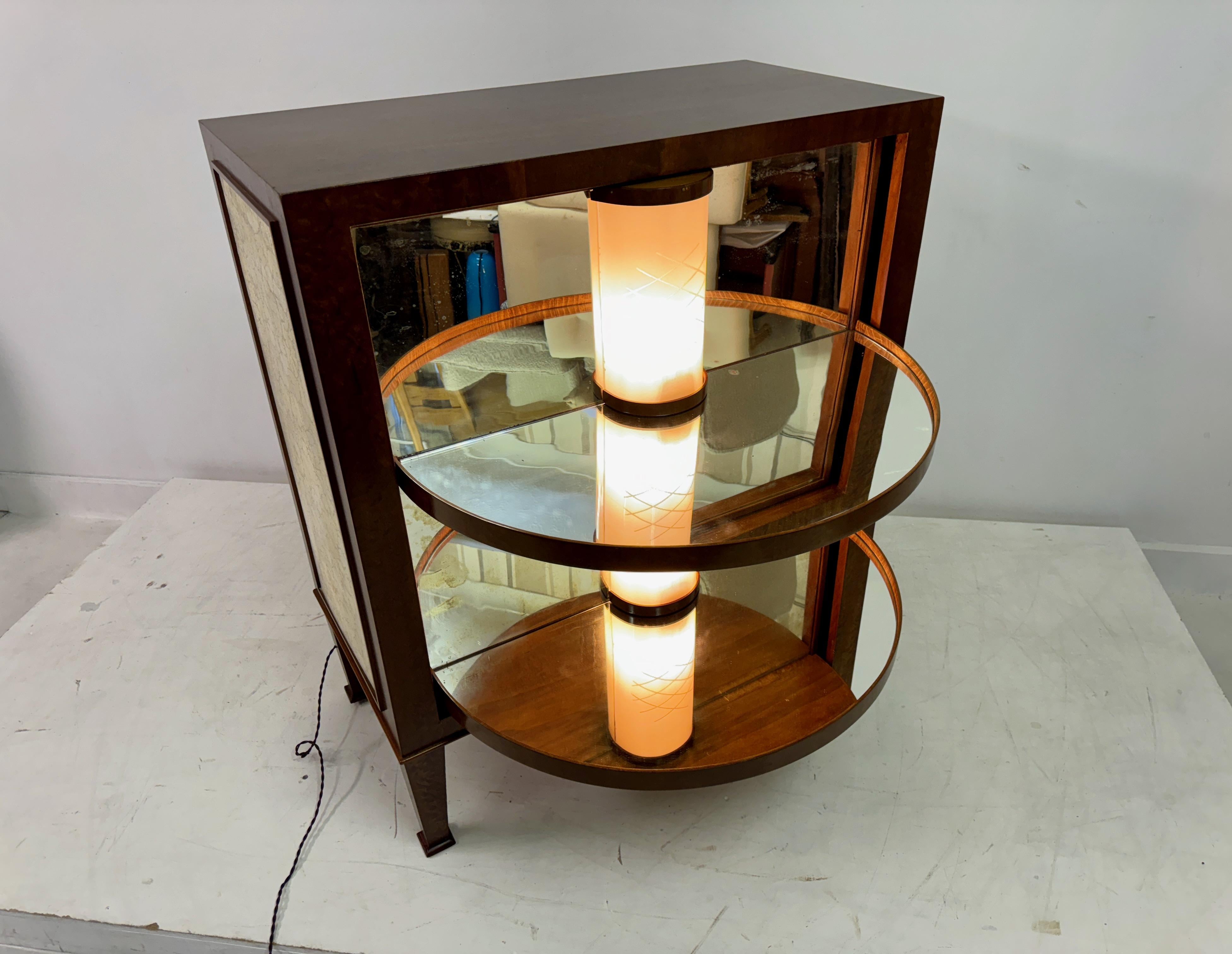 Early and Rare Illuminated Cocktail Cabinet with Eggshell Front by Aldo Tura For Sale 13