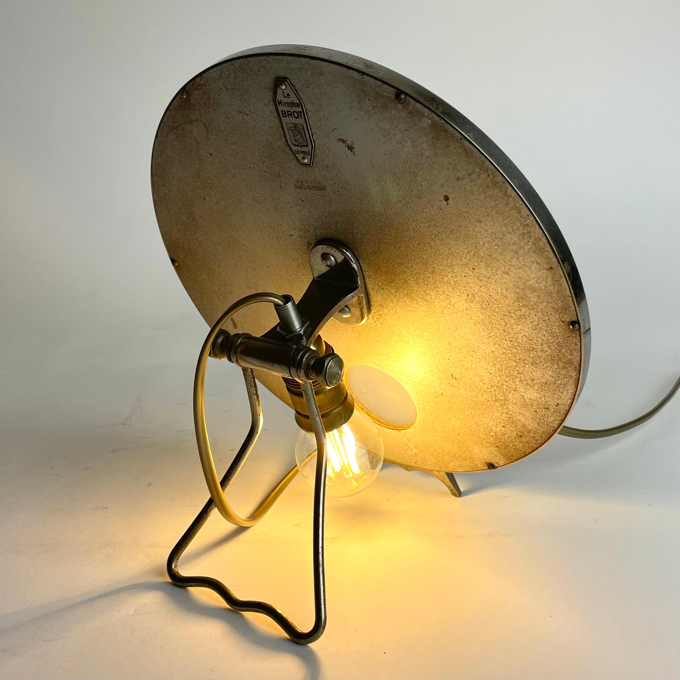 Ottone Specchio da barba illuminato Art Deco di Le Mirophar Brot, anni '30 in vendita