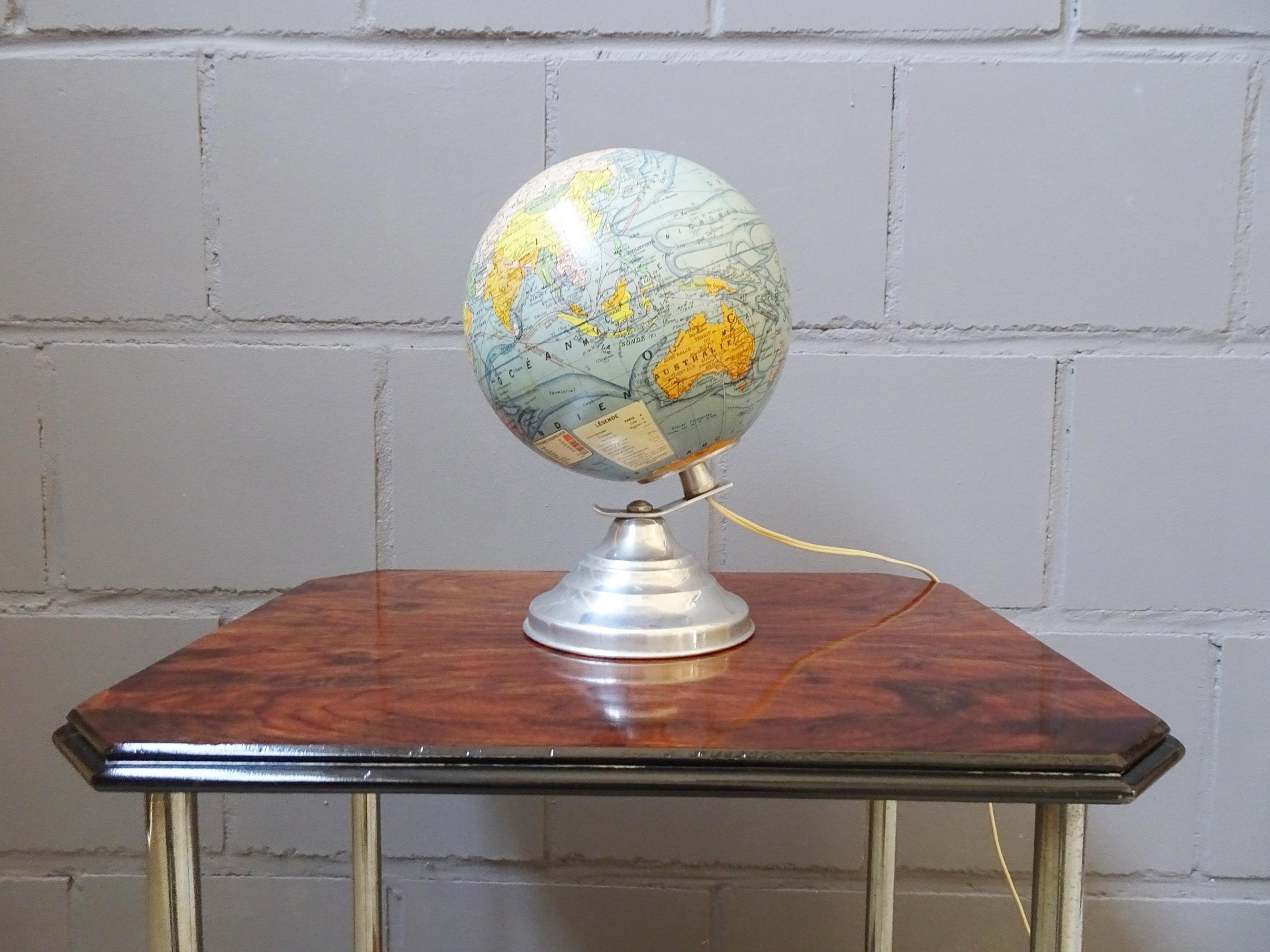 Aluminum Art Deco Illuminated Terrestrial Globe by Barrère & Thomas, France 1940s For Sale