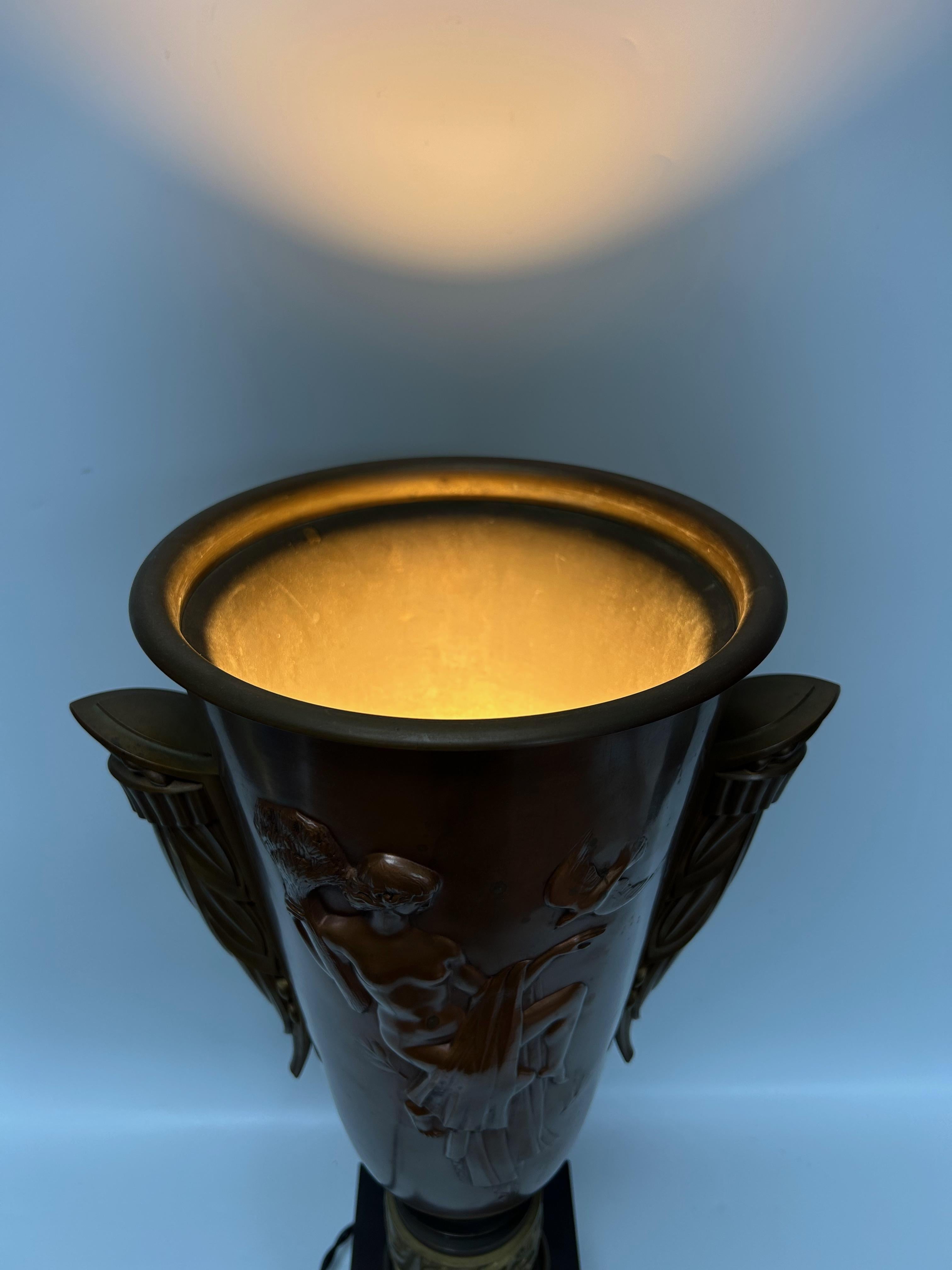 Art Deco Illuminated Urn Basin For Sale 4