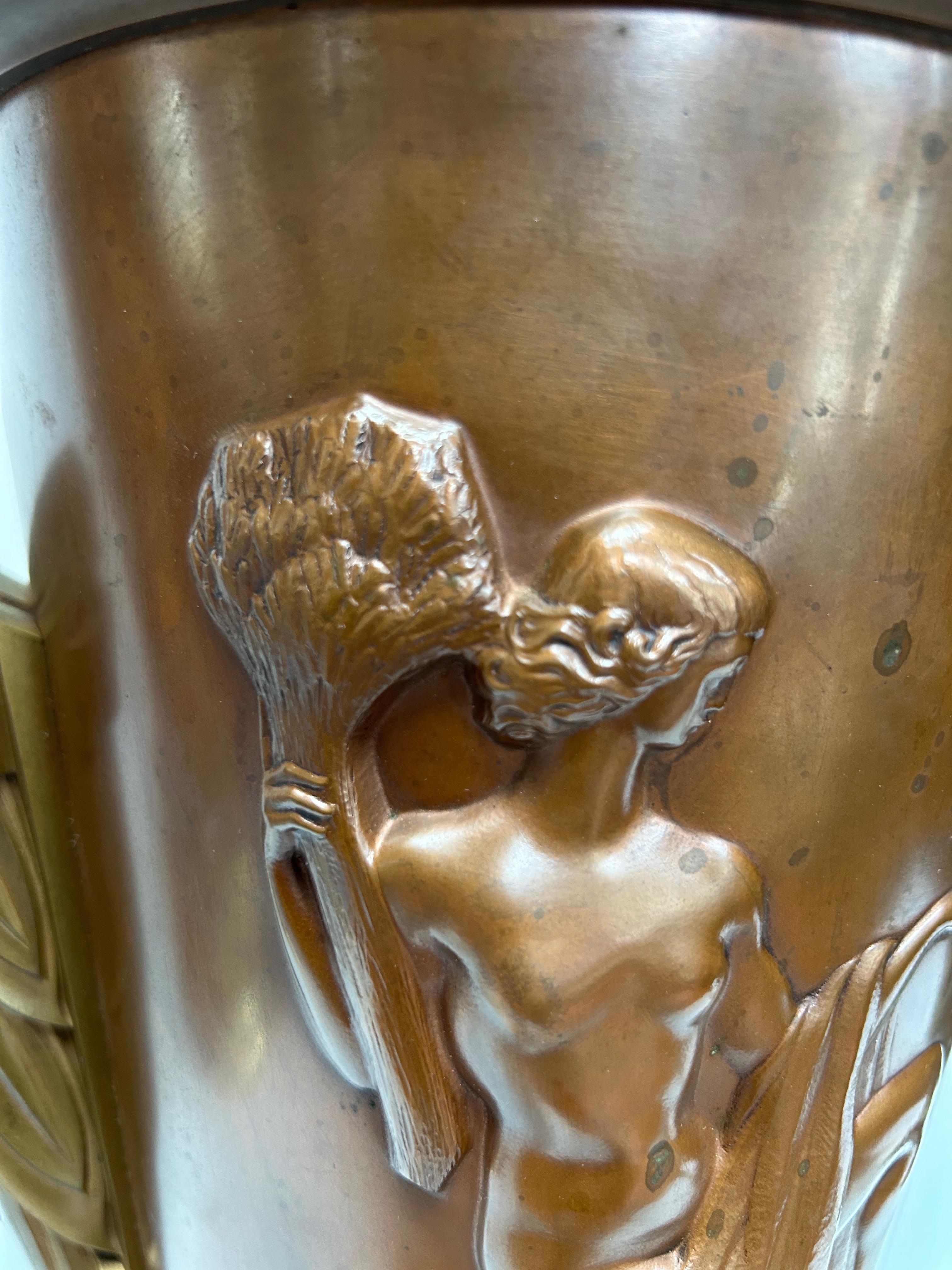 Art Deco Illuminated Urn Basin For Sale 6