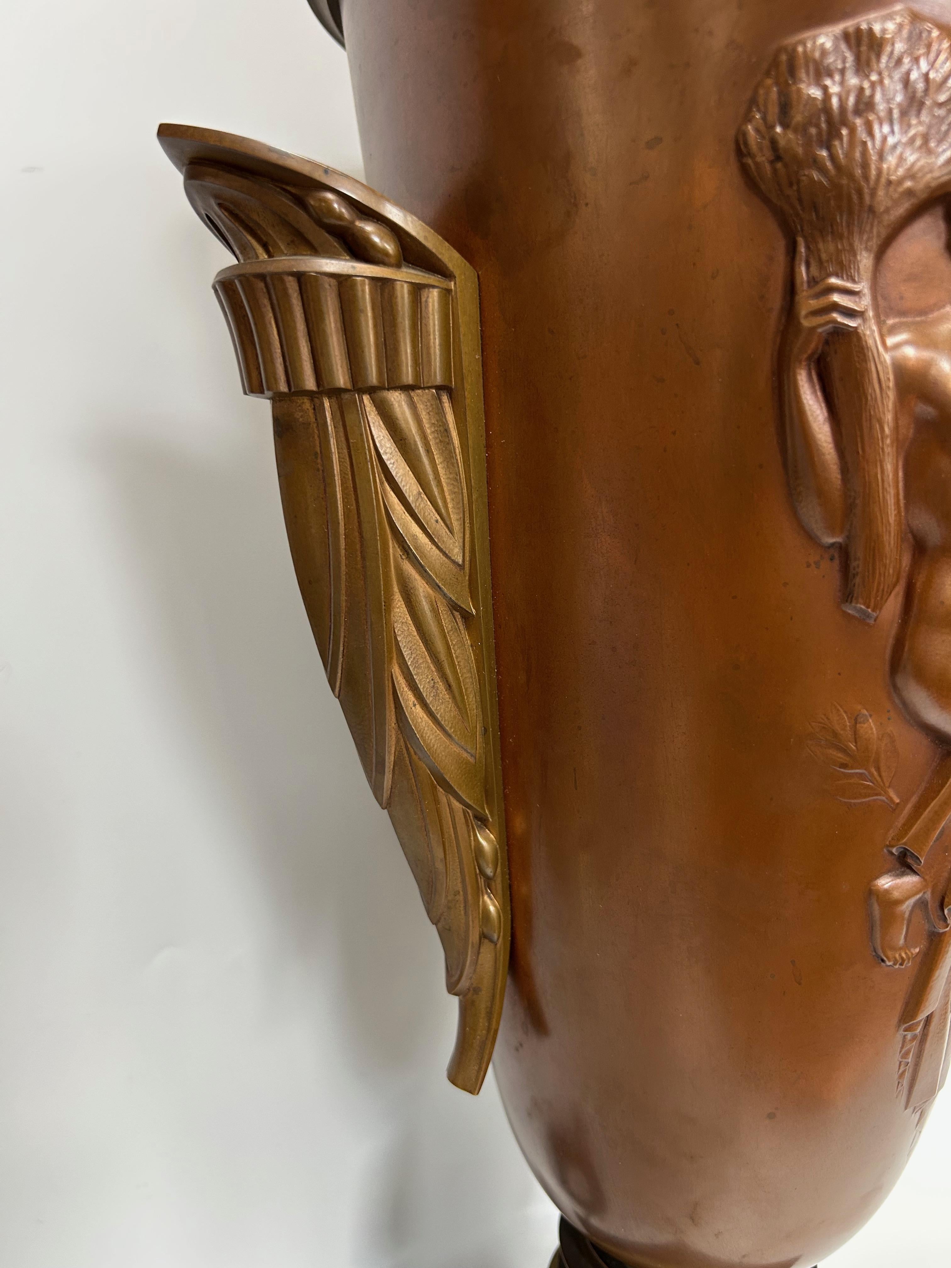 French Art Deco Illuminated Urn Basin For Sale