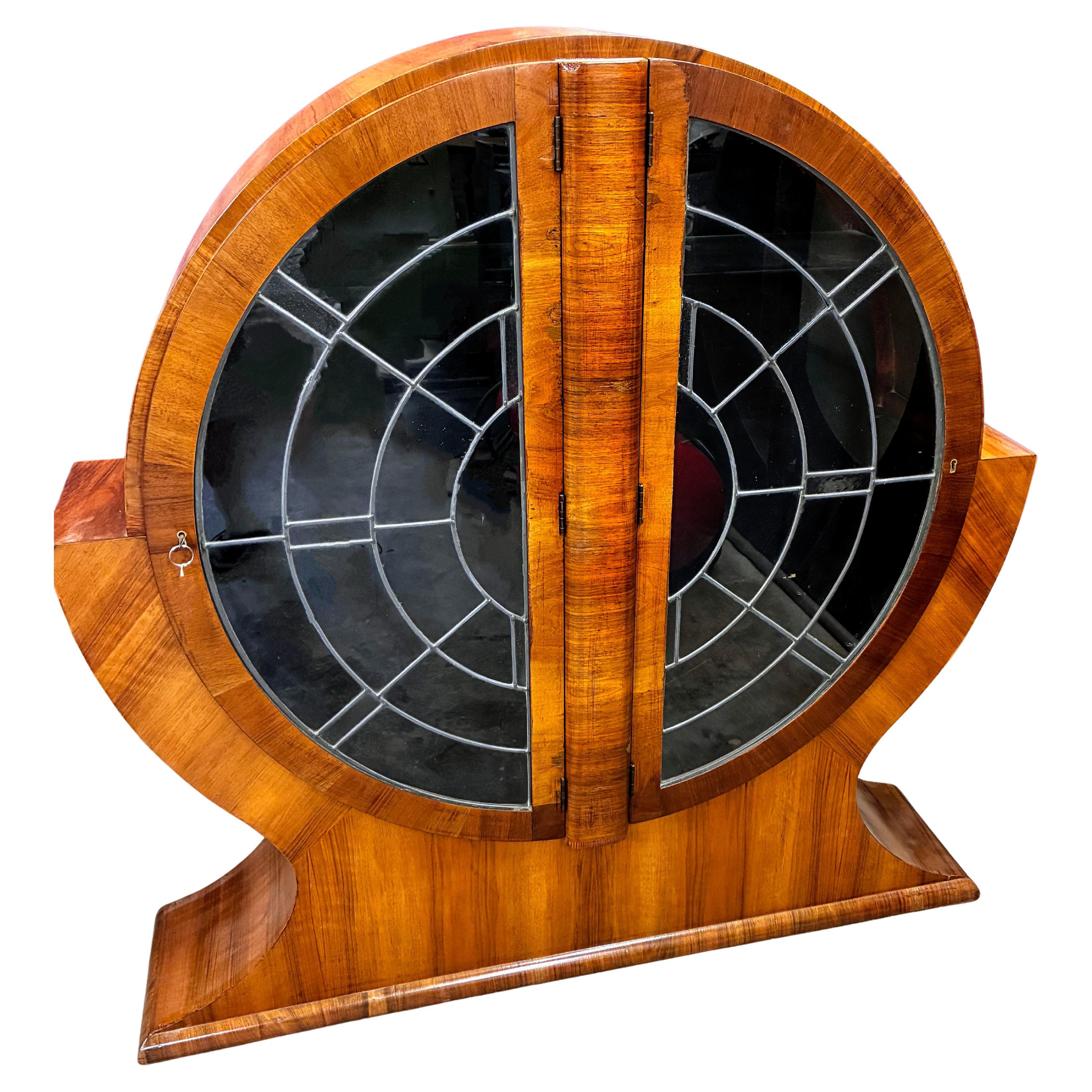 Art Deco Impressive Walnut Display Cabinet Vitrine, English, circa 1930 In Good Condition For Sale In Devon, England