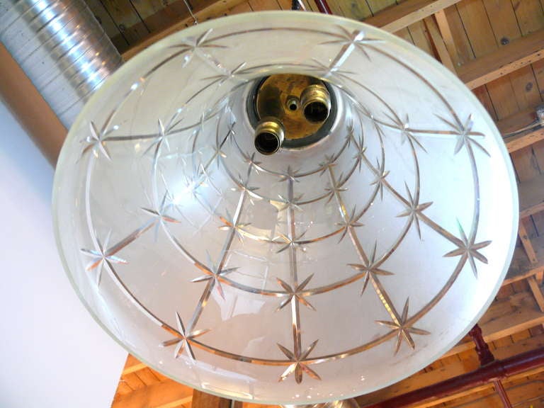 Art Deco Kronleuchter aus geschliffenem Glas und Nickel in Glockenform im Zustand „Gut“ im Angebot in New York, NY
