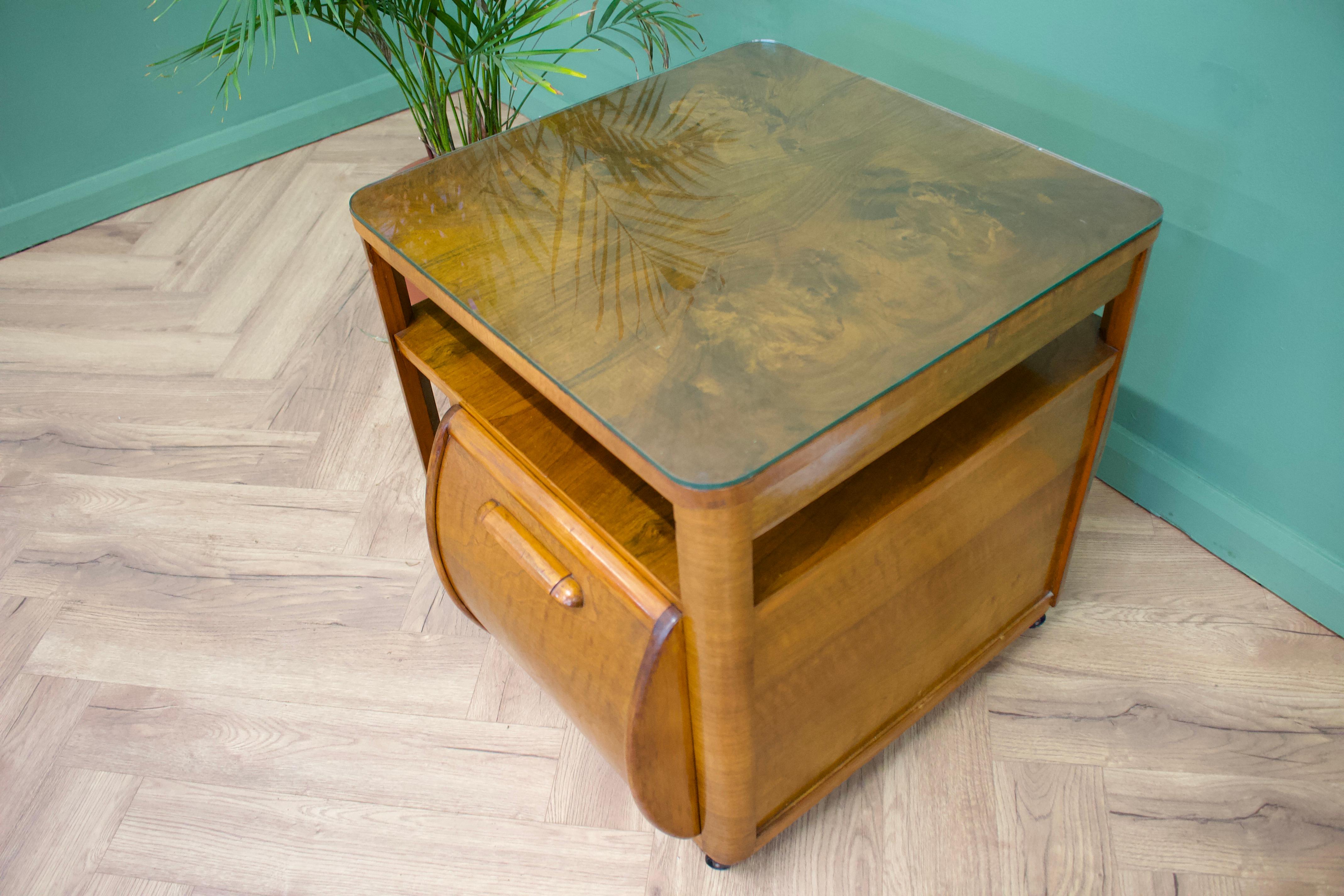 Mid-20th Century Art Deco Incorporall Walnut Drinks Trolley Cabinet Coffee Table, 1930s