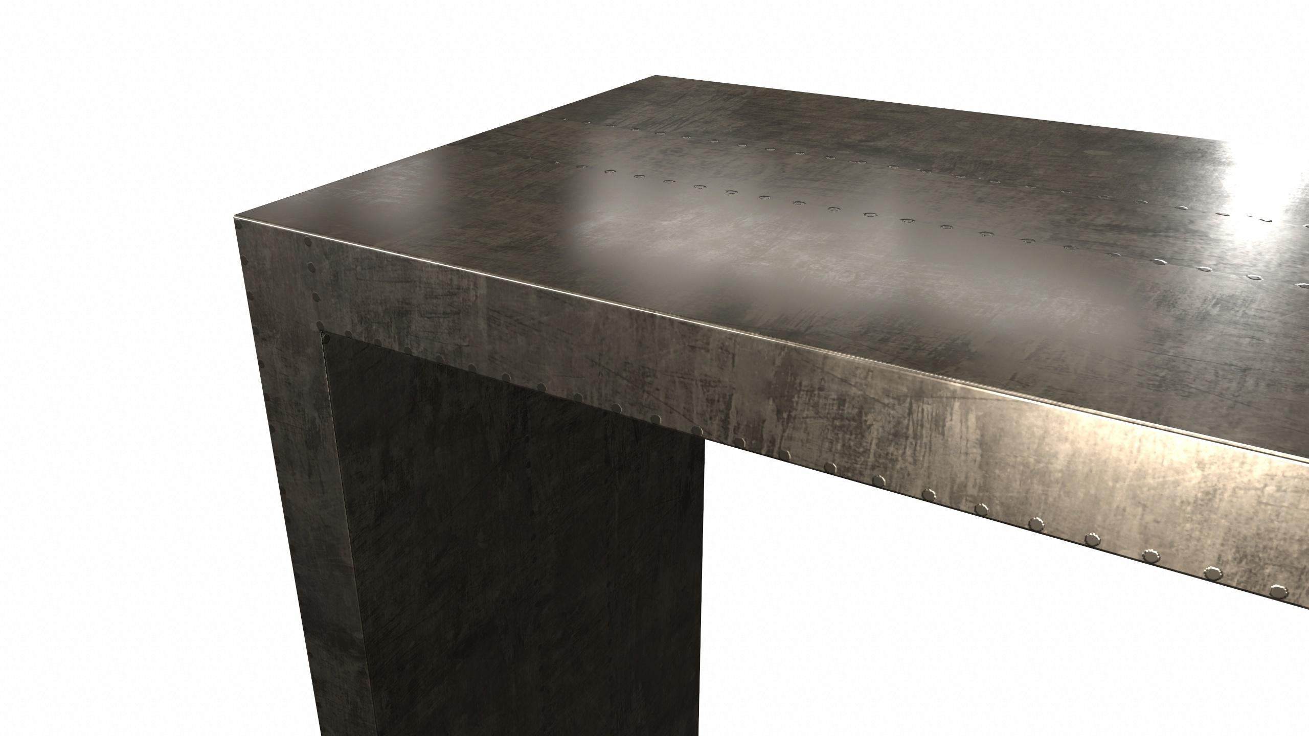 Autre Tables consoles industrielles et de travail Arte Antiques en bronze antique lisse  par Alison  en vente