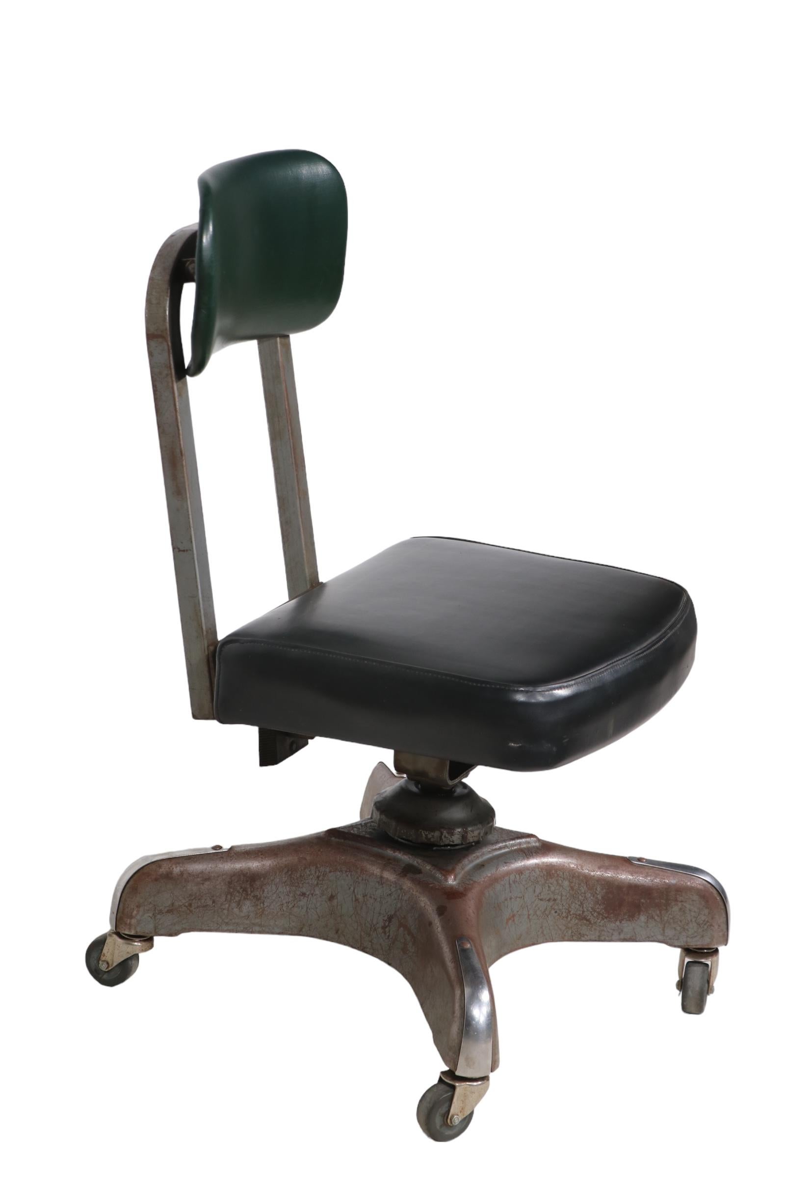 Art Deco Industrial Swivel Tilt Armless Desk Chair by Harter Corporation 1930/40 For Sale 3