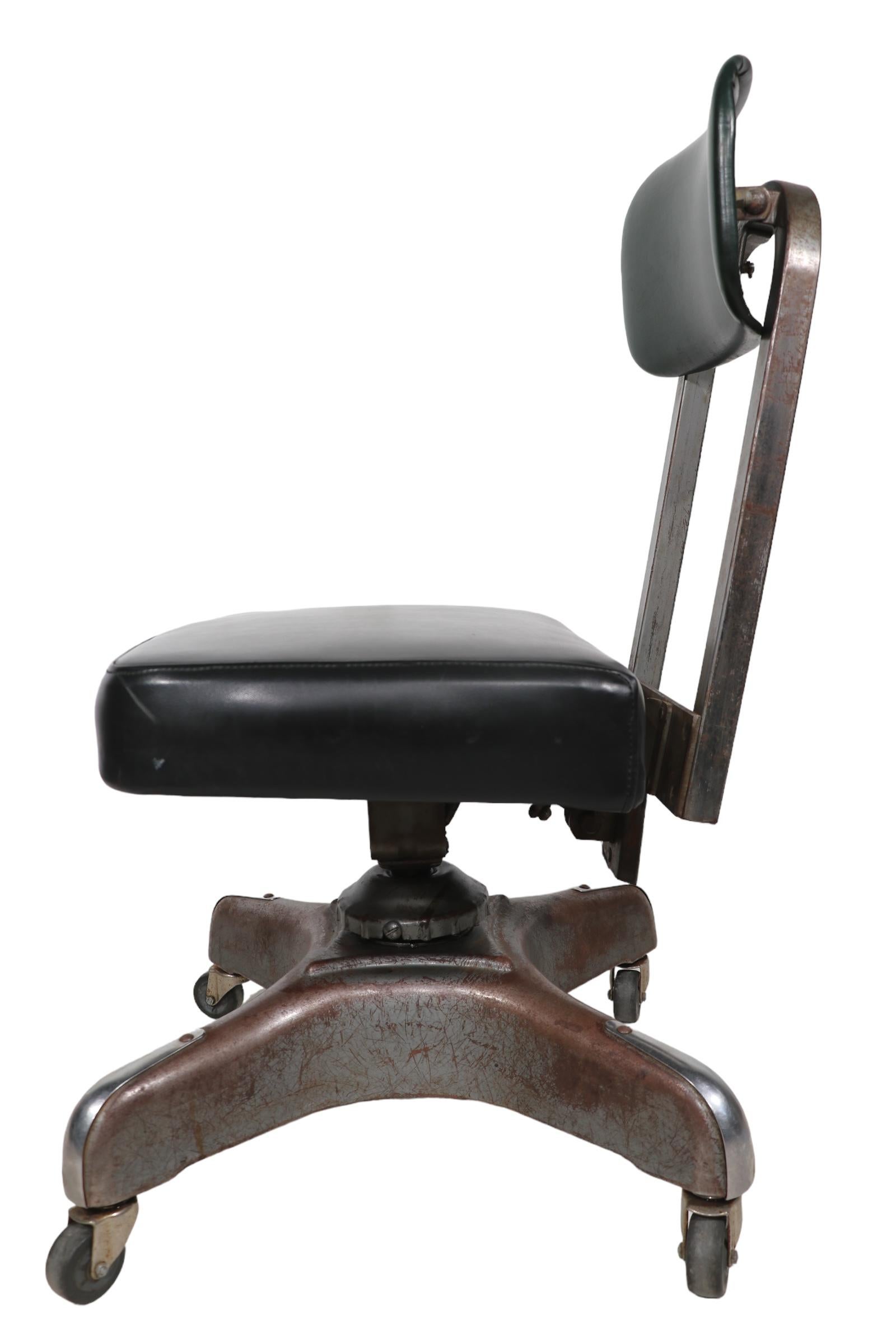 Art Deco Industrial Swivel Tilt Armless Desk Chair by Harter Corporation 1930/40 For Sale 7