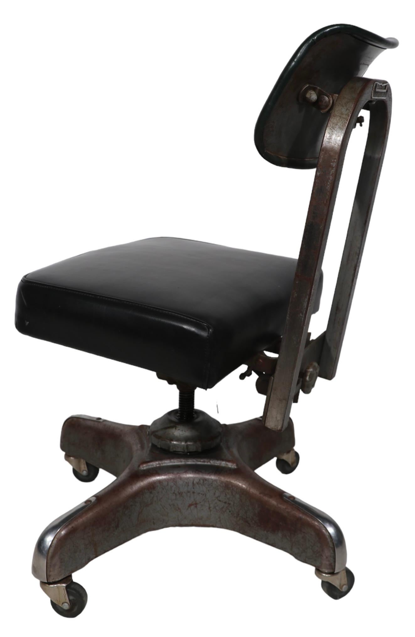 20th Century Art Deco Industrial Swivel Tilt Armless Desk Chair by Harter Corporation 1930/40 For Sale