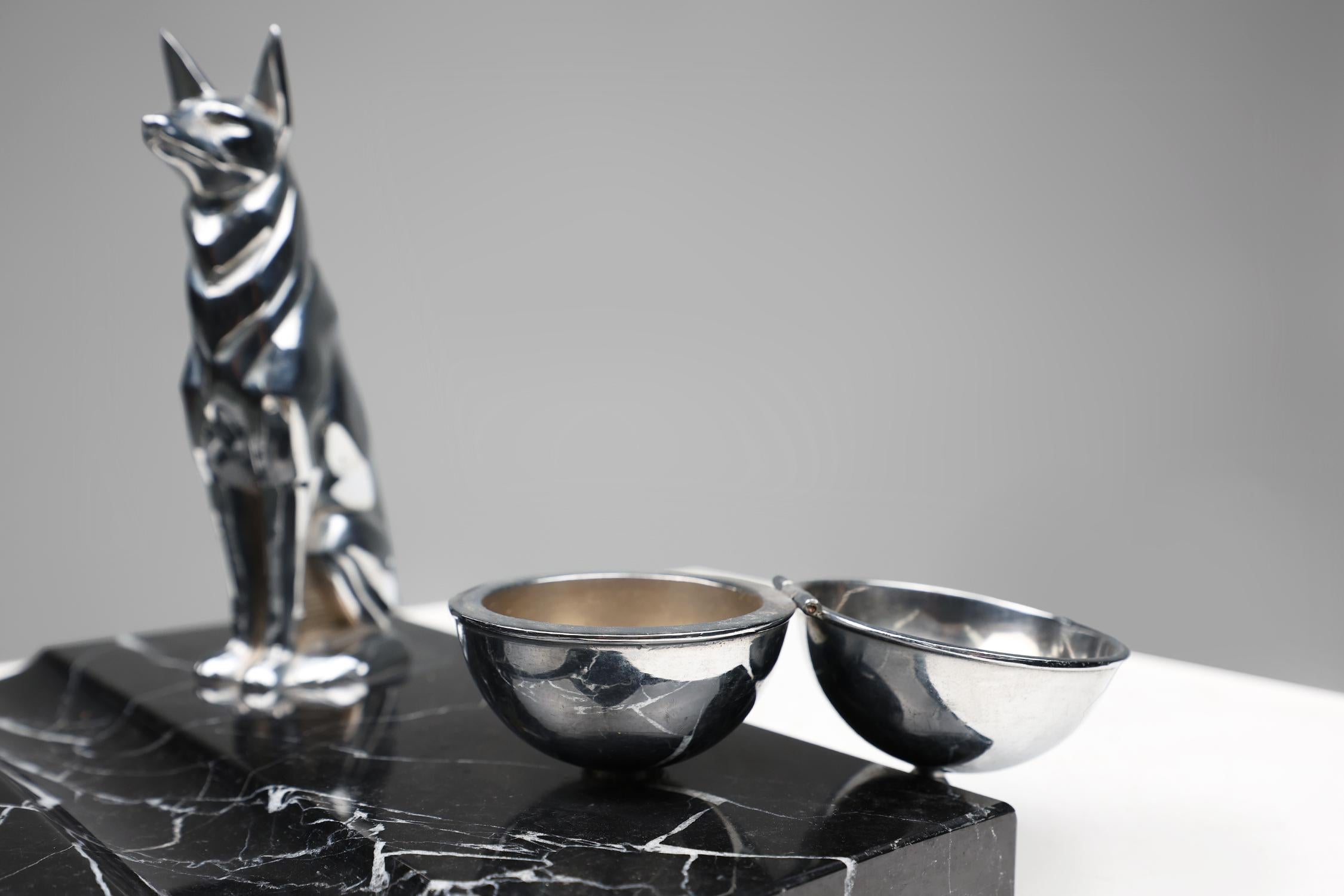 Mid-20th Century Art Deco inktwell in chrome and marble with statue of a dog, France 1930s