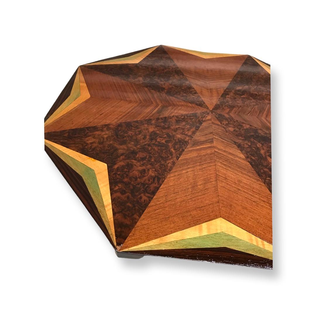 Table basse octogonale marquetée Art Déco en vente 1