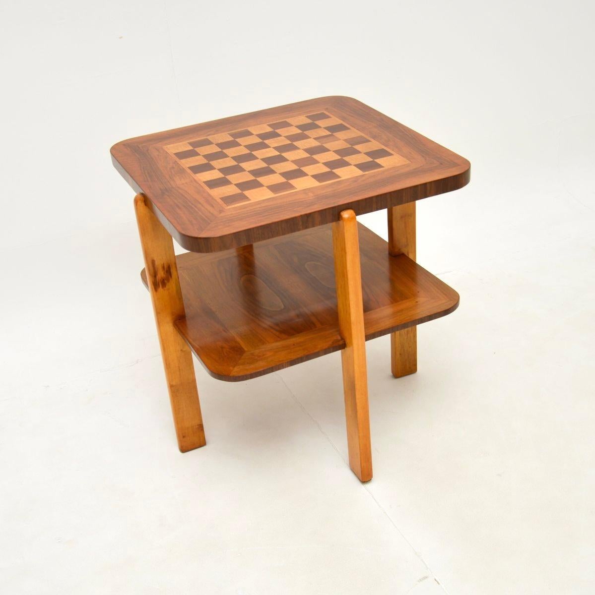 A superb original Art Deco inlaid walnut chess / coffee table. This was made in England, it dates from the 1930’s.

The quality is amazing, this is a very useful and great looking piece. It is predominantly walnut, the chess board is inlaid with a