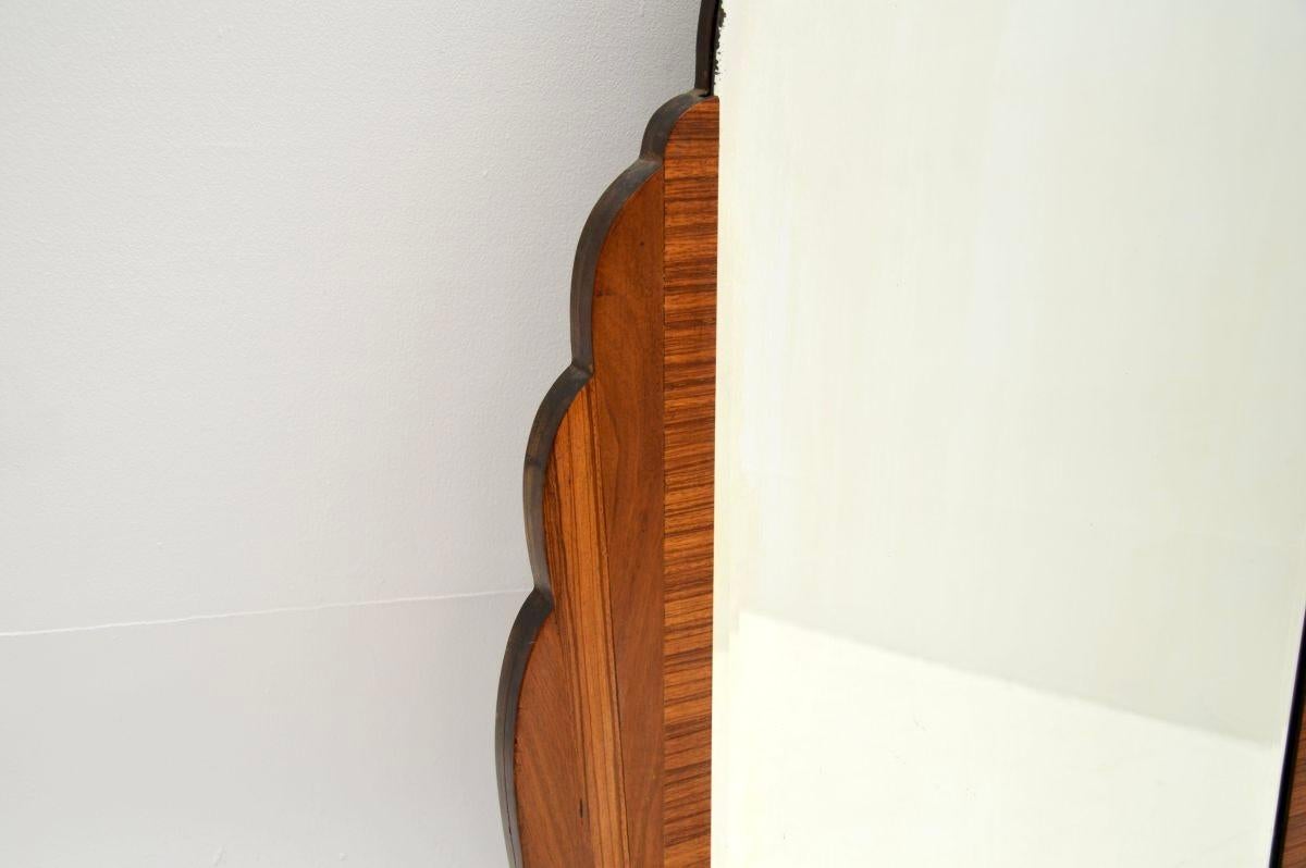 Art Deco Espejo de nogal con incrustaciones Británico en venta