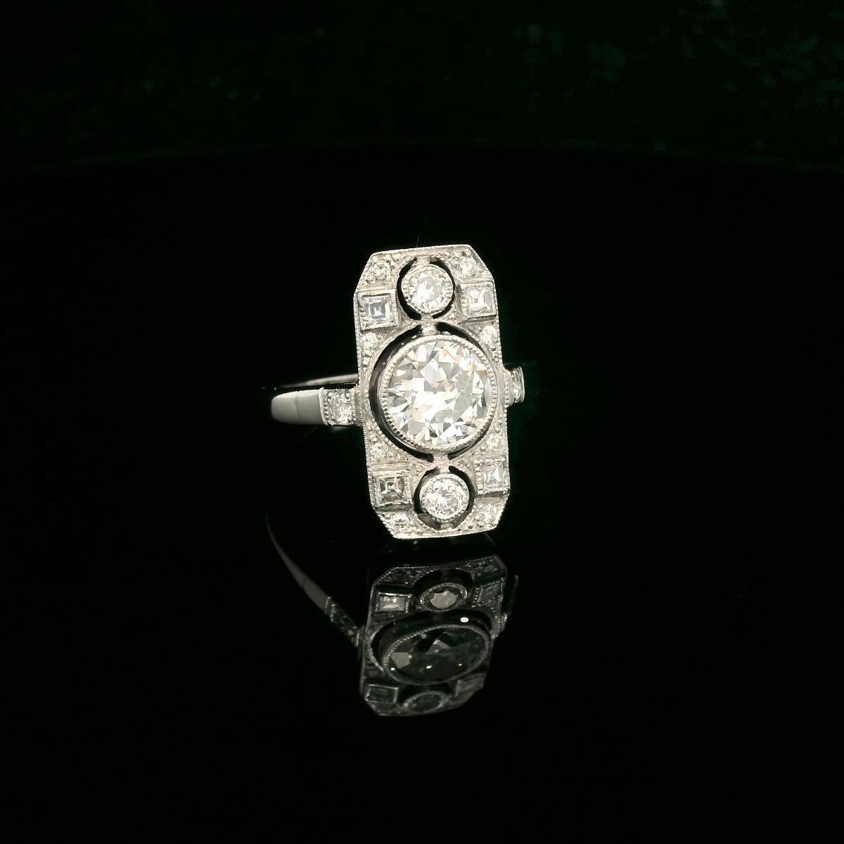 Anillo de diamantes de 1.10 quilates de inspiración Art Déco Art Decó en venta