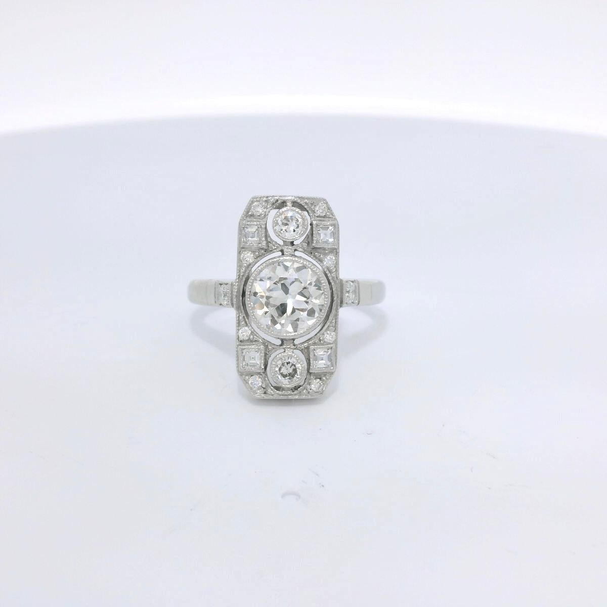 Anillo de diamantes de 1.10 quilates de inspiración Art Déco en venta 2