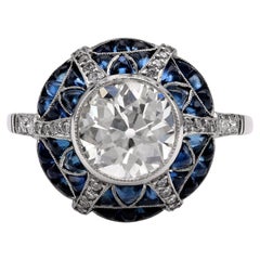 Bague cible d'inspiration Art déco en platine avec diamants et saphirs de 1.46 carat