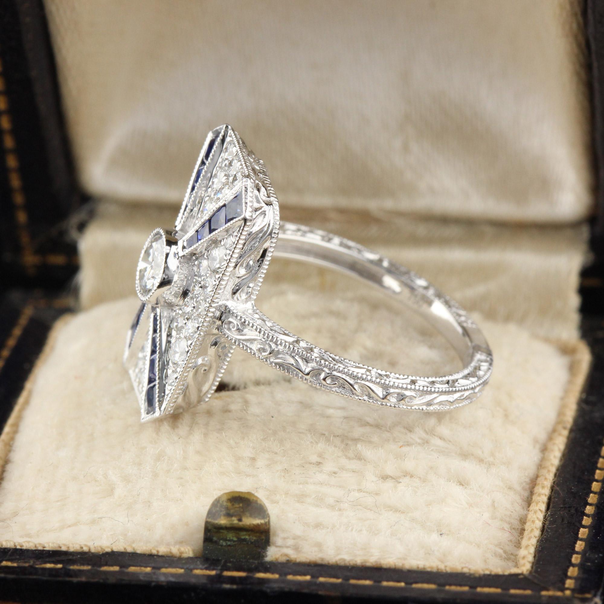 Art Deco inspirierter Ring aus 18 Karat Weißgold mit Saphir und Diamant (Zeitgenössisch) im Angebot