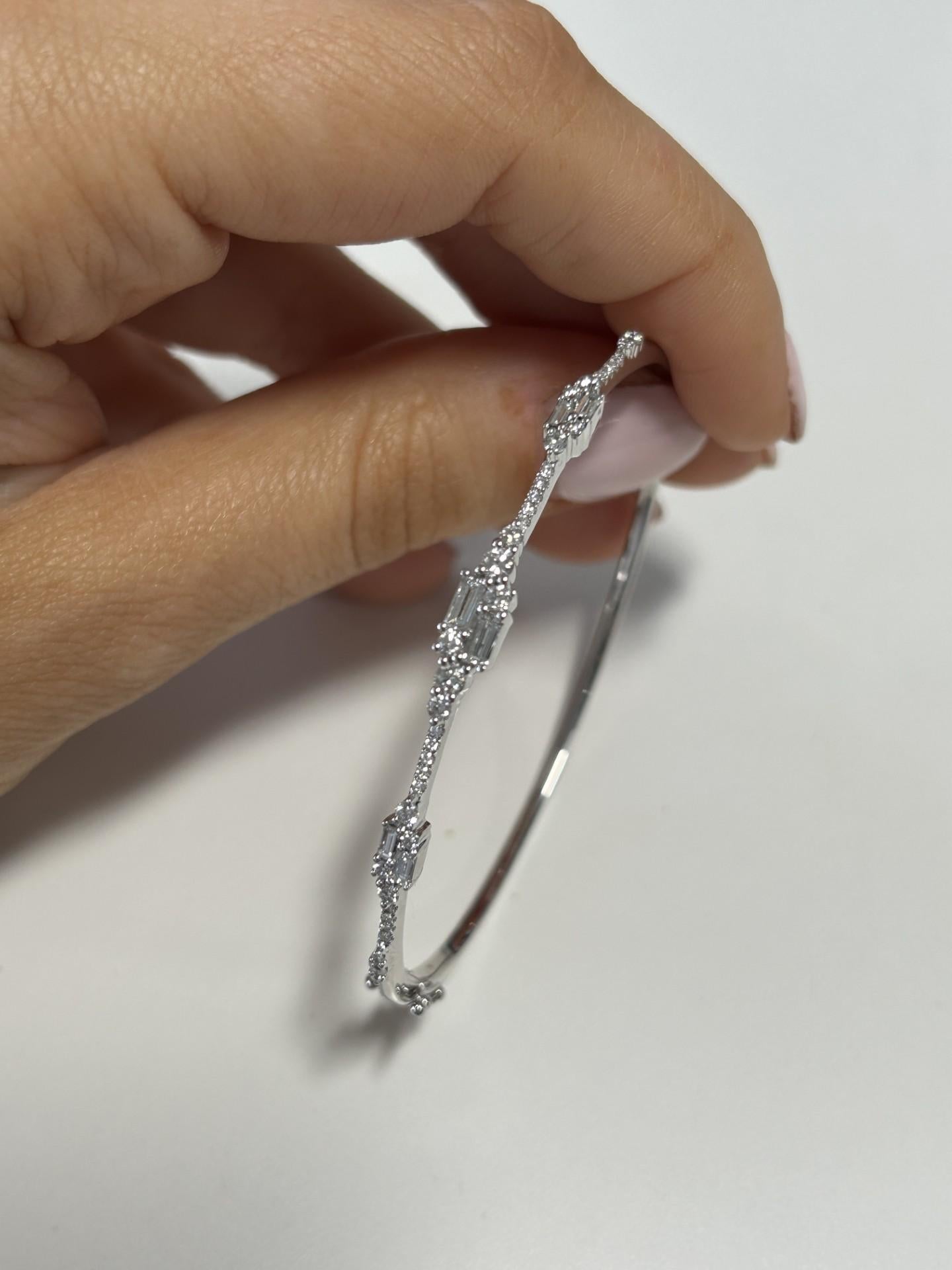 Art Deco Inspired 18ct White Gold 1.00ct Diamond Bangle In New Condition For Sale In Birmingham, GB