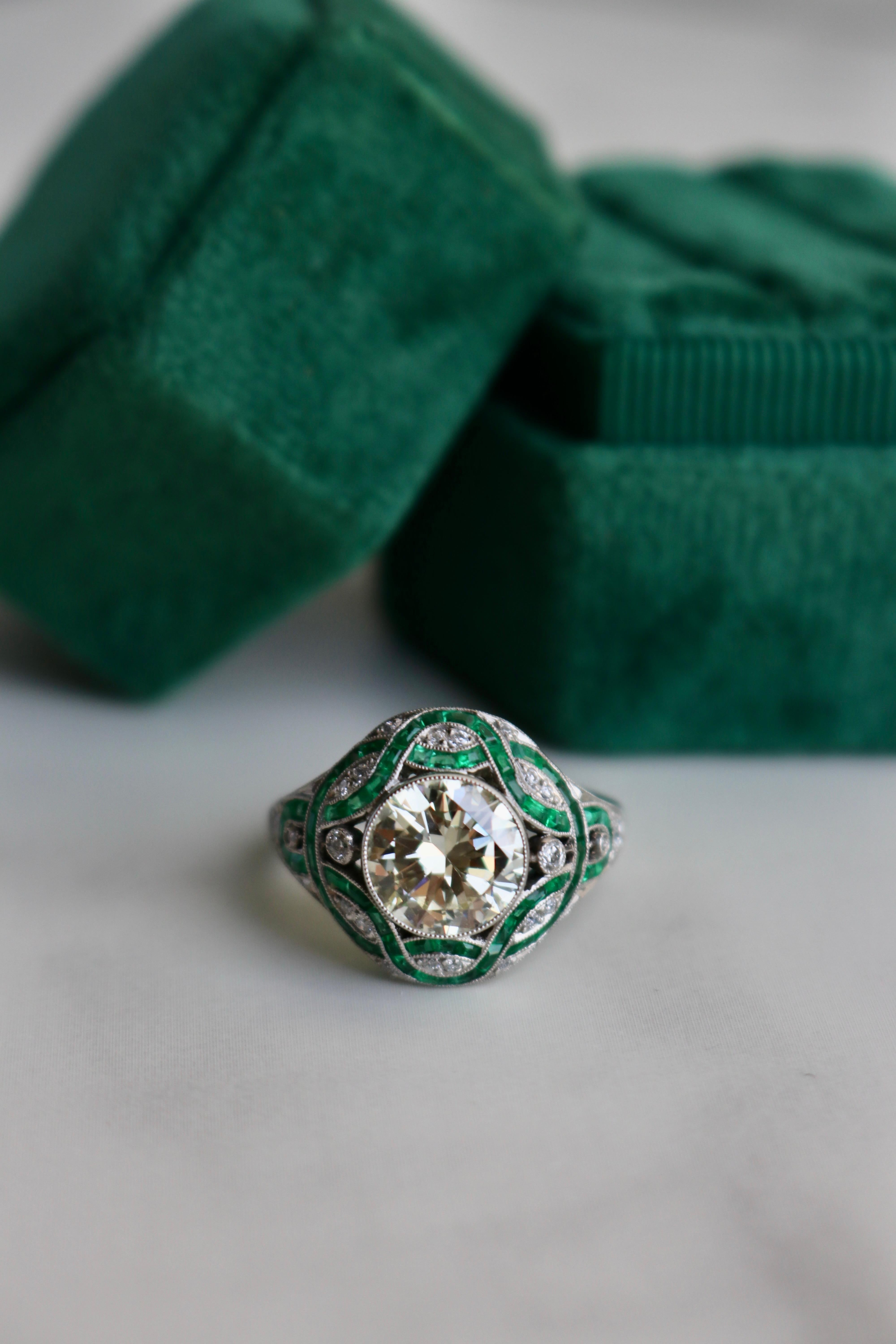 Art Deco Inspired 2.29 Carat Transitional Cut Diamond Emerald Platinum Ring In Excellent Condition For Sale In Beverly Hills, CA