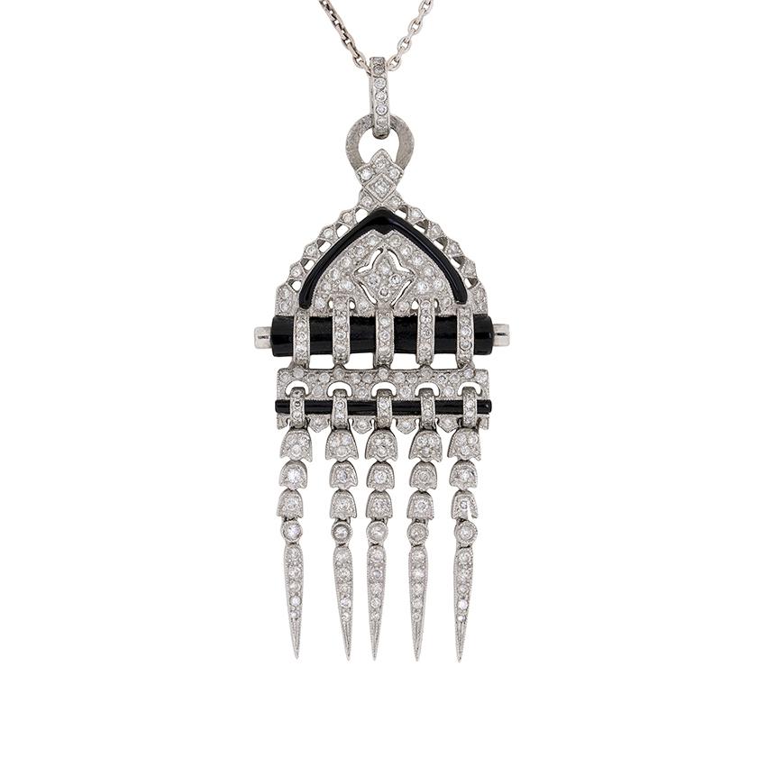 Art Deco Style 2.50 Carat Diamond and Onyx Pendant In Good Condition For Sale In London, GB
