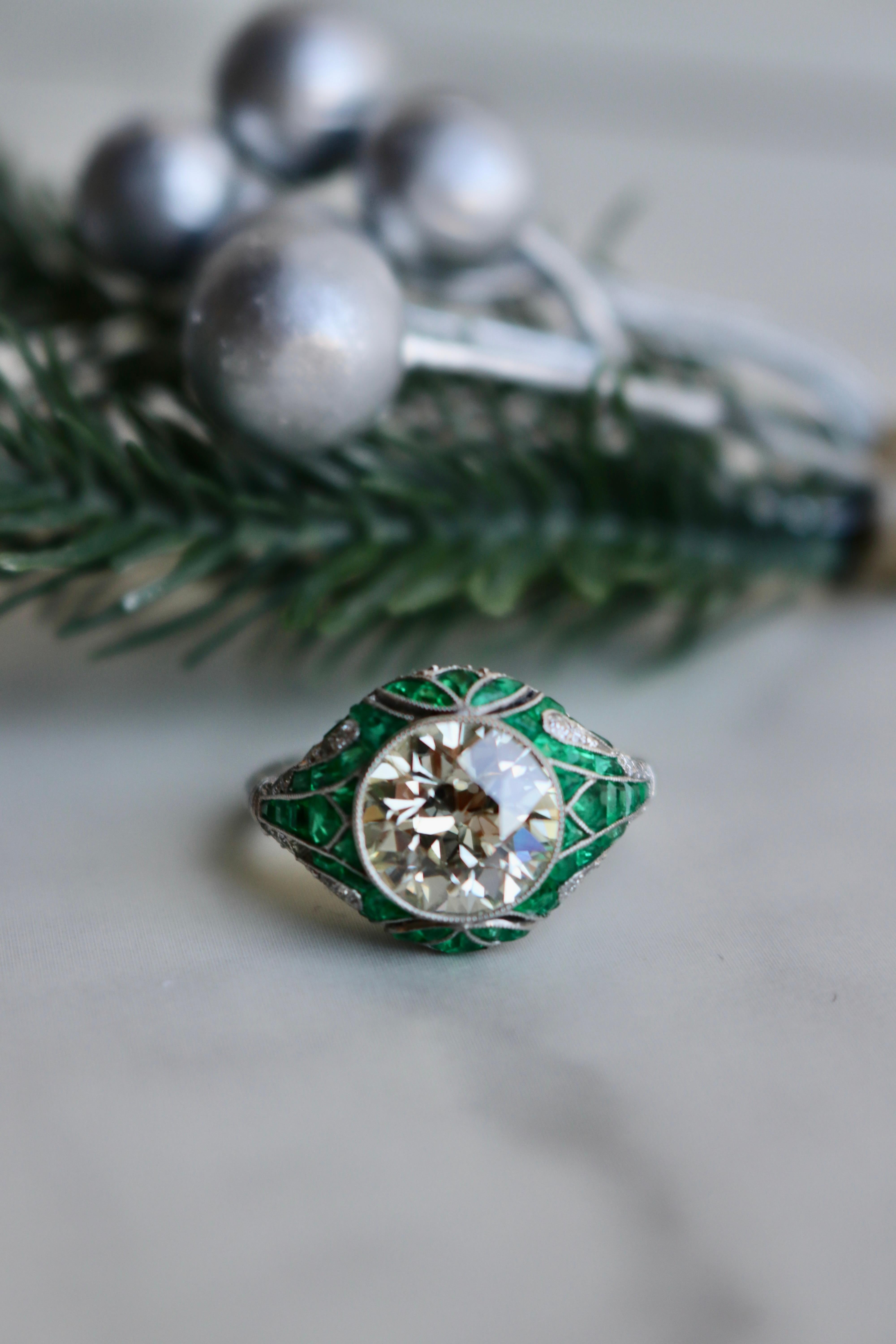 Art Deco Inspired 2.96 Carat Old European Cut Diamond Emerald Platinum Ring For Sale 2