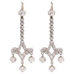 Boucles d'oreilles pendantes en platine avec diamants d'un poids total de 3 carats, d'inspiration Art Déco