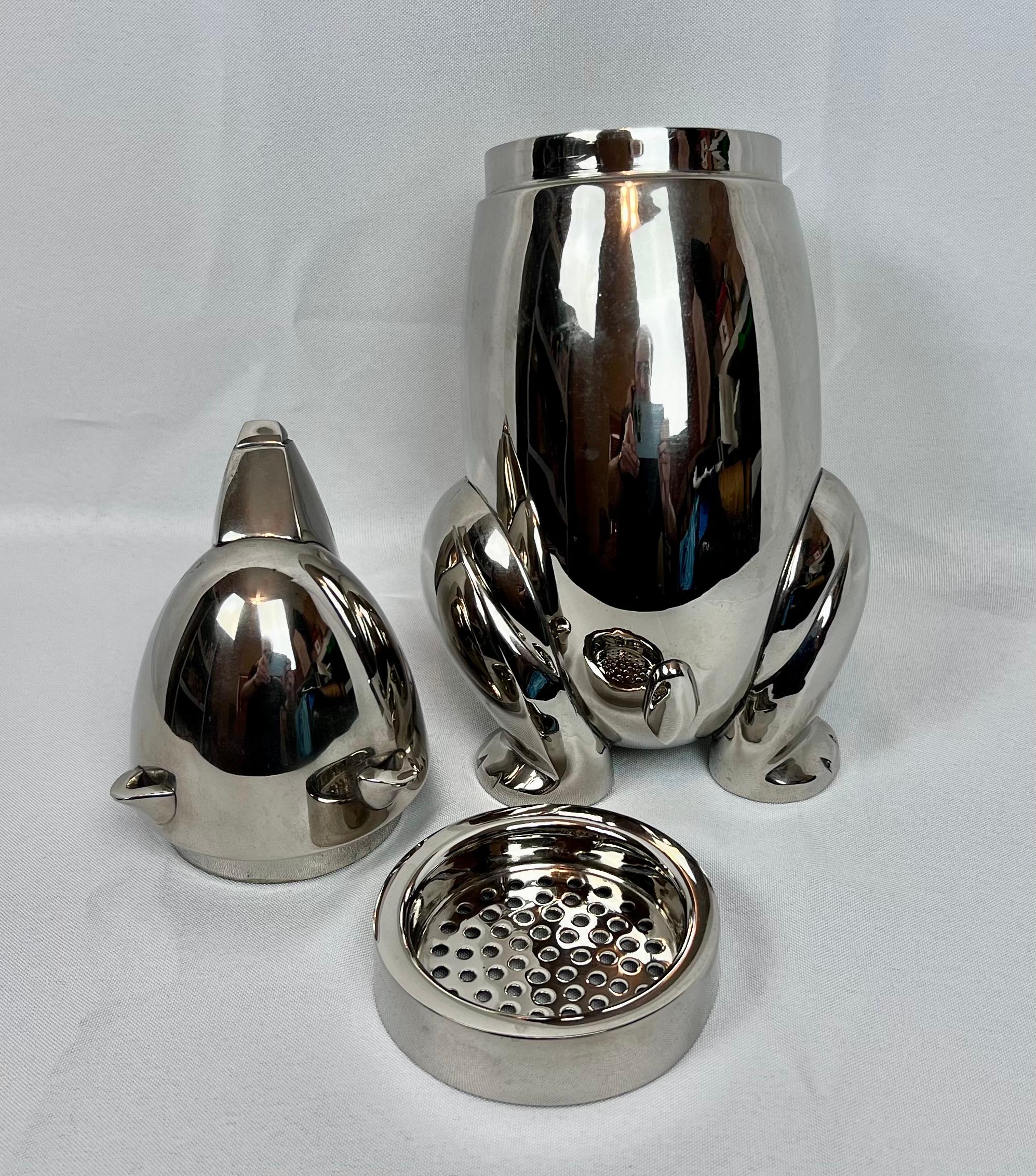 Art-déco-inspirierter 3-teiliger figuraler vernickelter Polarbär-Cocktailshaker, vernickelt (21. Jahrhundert und zeitgenössisch) im Angebot