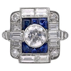 Anillo de Cóctel de Platino con Zafiro y Diamantes de 0,89 Quilates Inspirado en el Art Decó