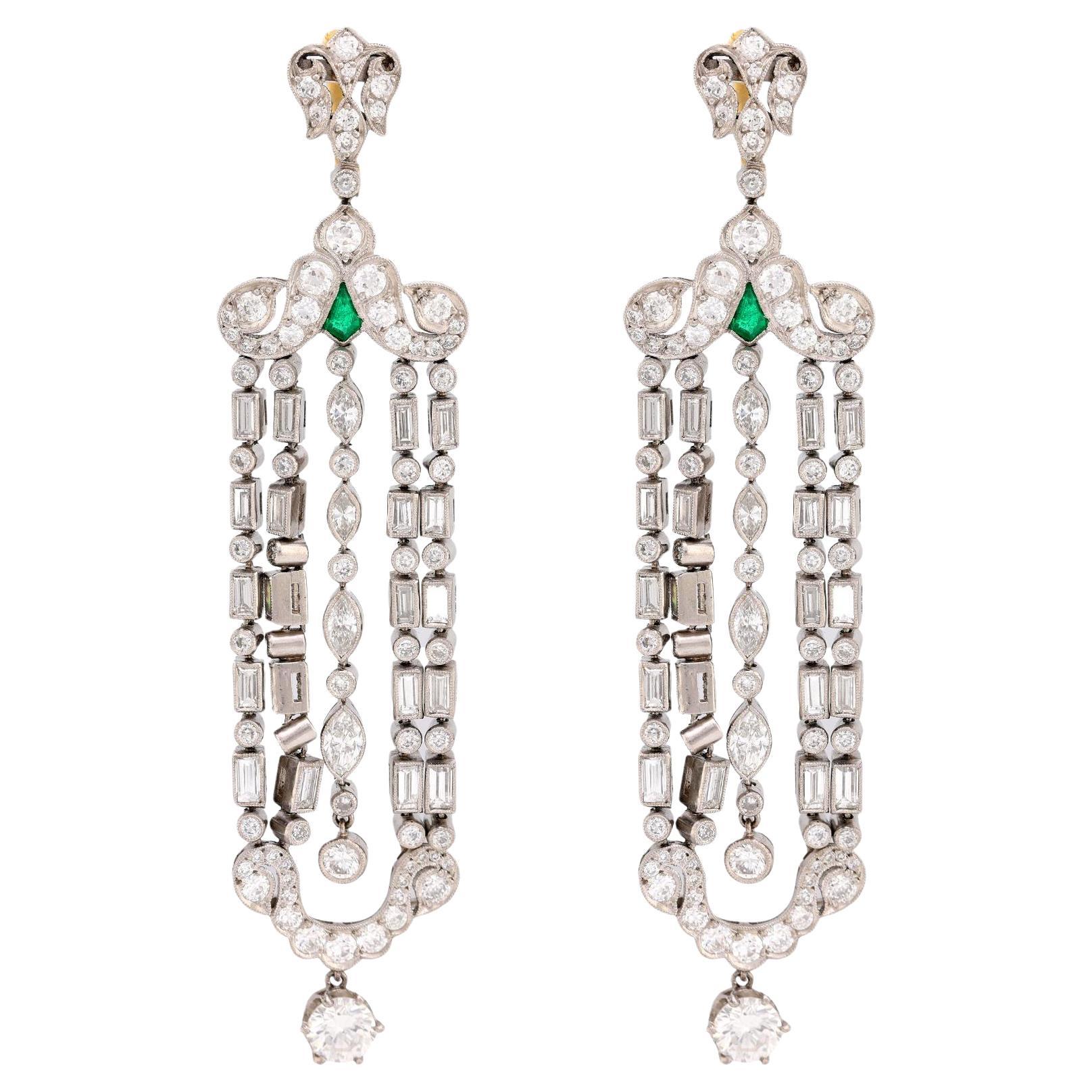 Pendientes araña de platino con esmeralda y diamantes de 9,2 quilates de inspiración Art Déco