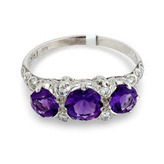 Anello d'ispirazione Art Deco con ametista e diamante in oro bianco 14k