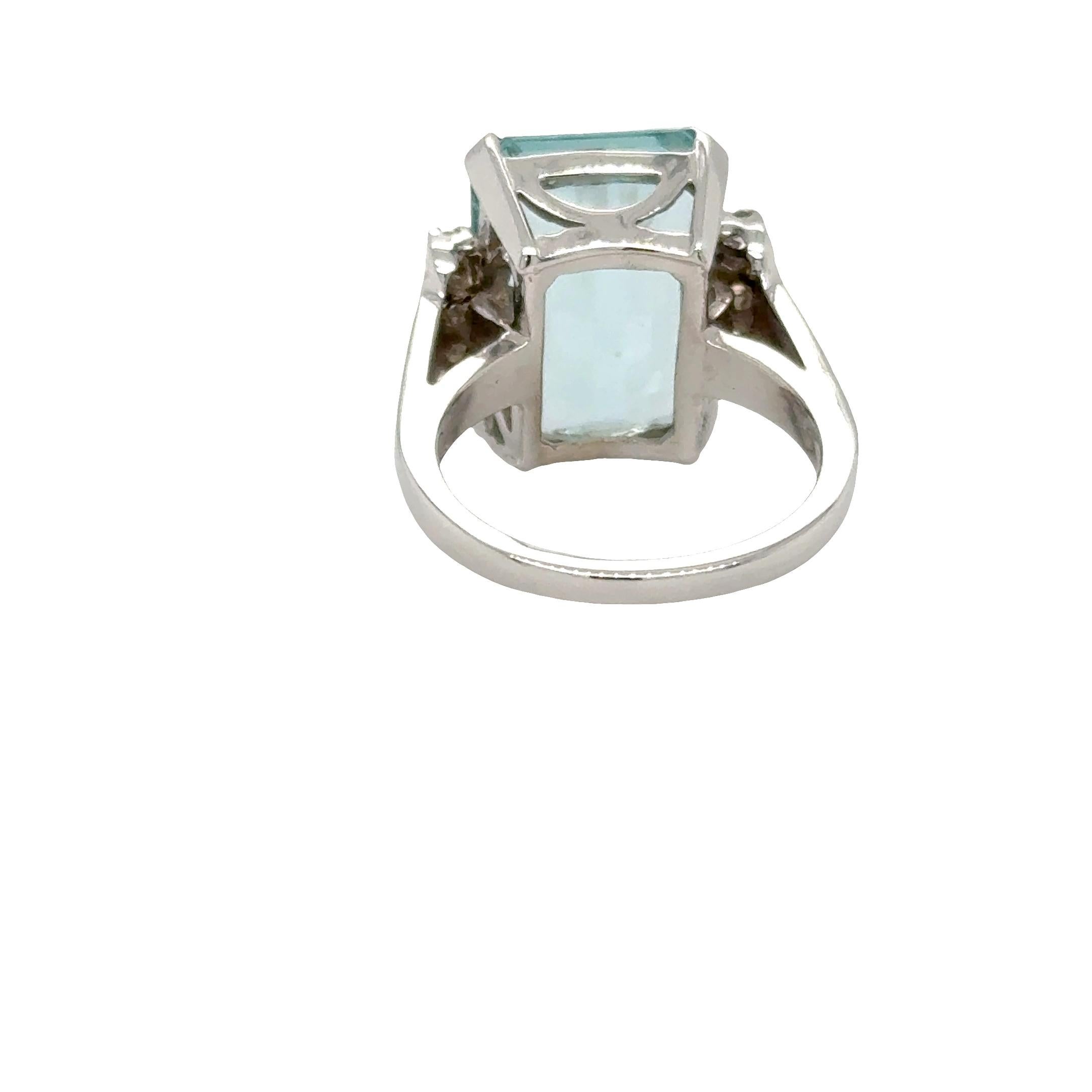 Art Deco-Inspired Aquamarine & Diamond Ring – 14k White Gold In condizioni ottime in vendita a beverly hills, CA