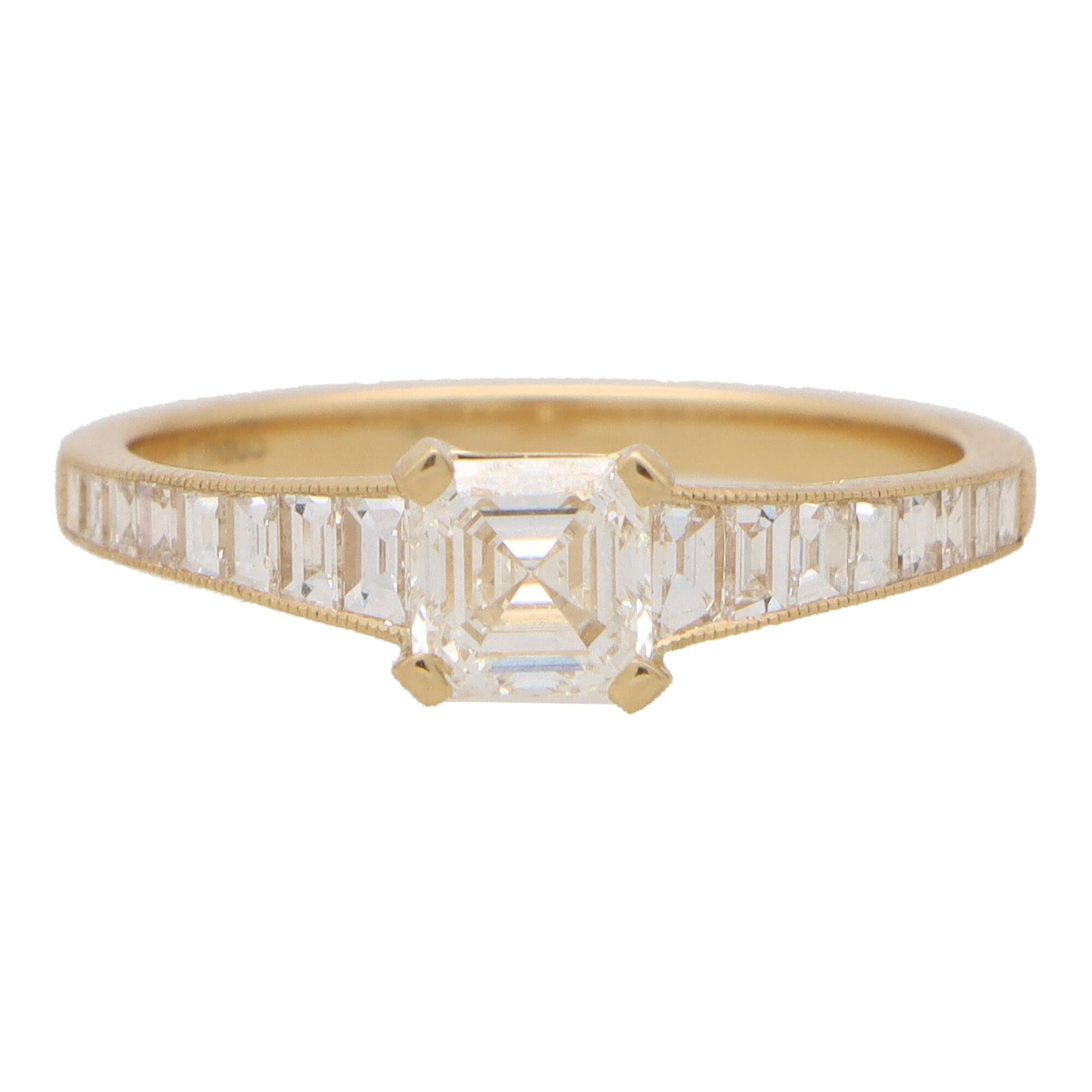 Art Deco Inspired Asscher Cut Diamond Ring in 18k Yellow Gold In New Condition For Sale In London, GB