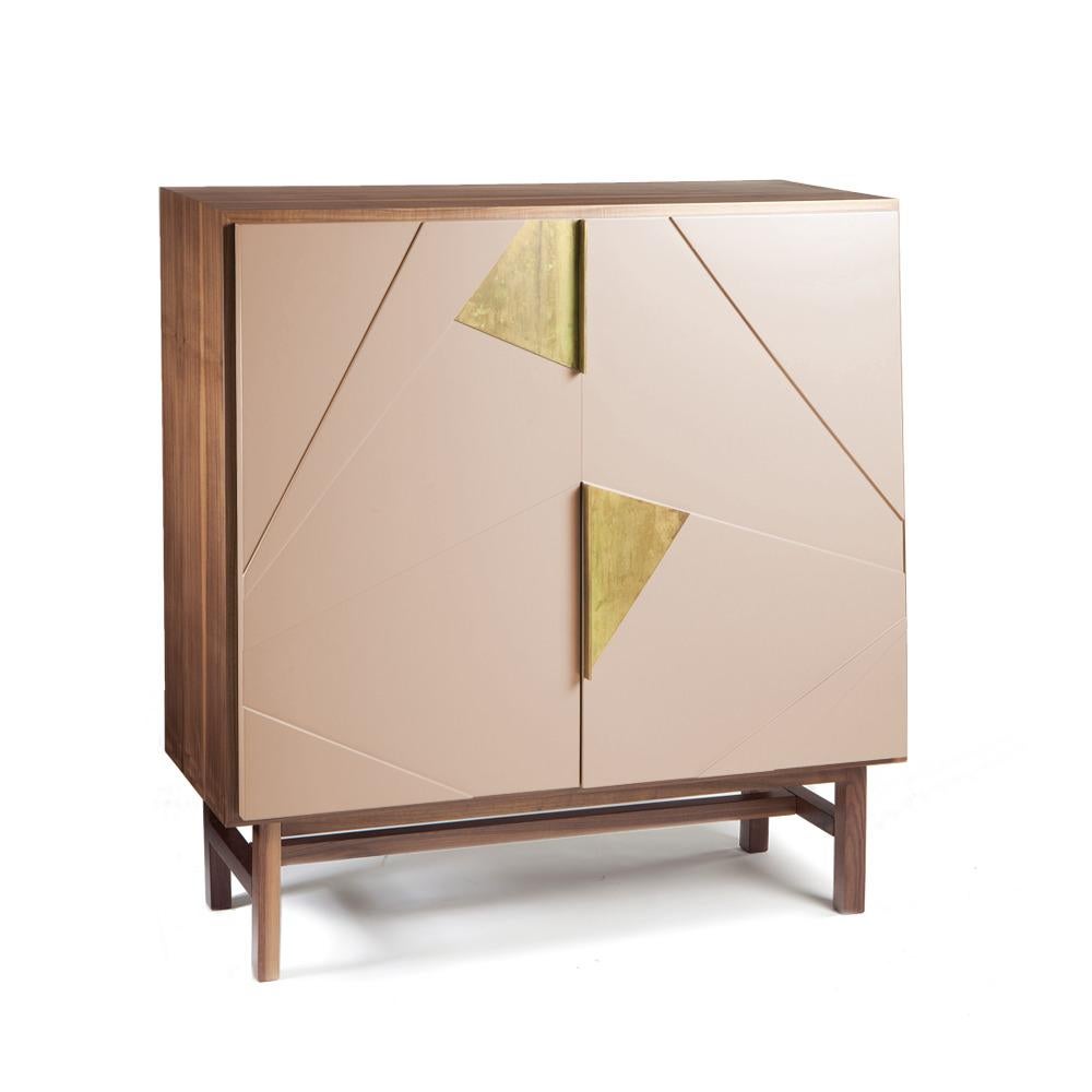 Art-déco-inspirierter Barschrank Jazz aus lackiertem Holz und poliertem Messing (21. Jahrhundert und zeitgenössisch) im Angebot