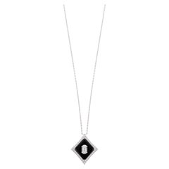 Collier pendentif en or blanc 18 carats en onyx noir et diamants d'inspiration Art Déco