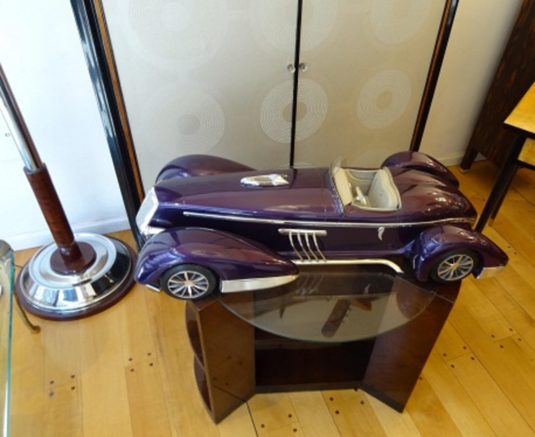 Art Deco Inspired Car, Designer: Marcelo Peña, 2014. Materials: wood and leather For Sale 9